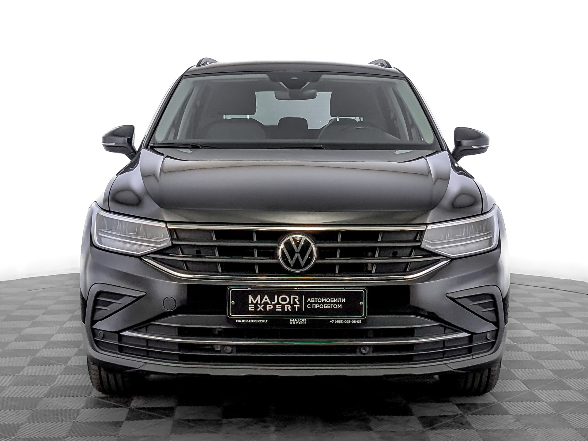 VOLKSWAGEN Tiguan 2.00 (180 л.с), автомат, 2021, пробег 72 227 км