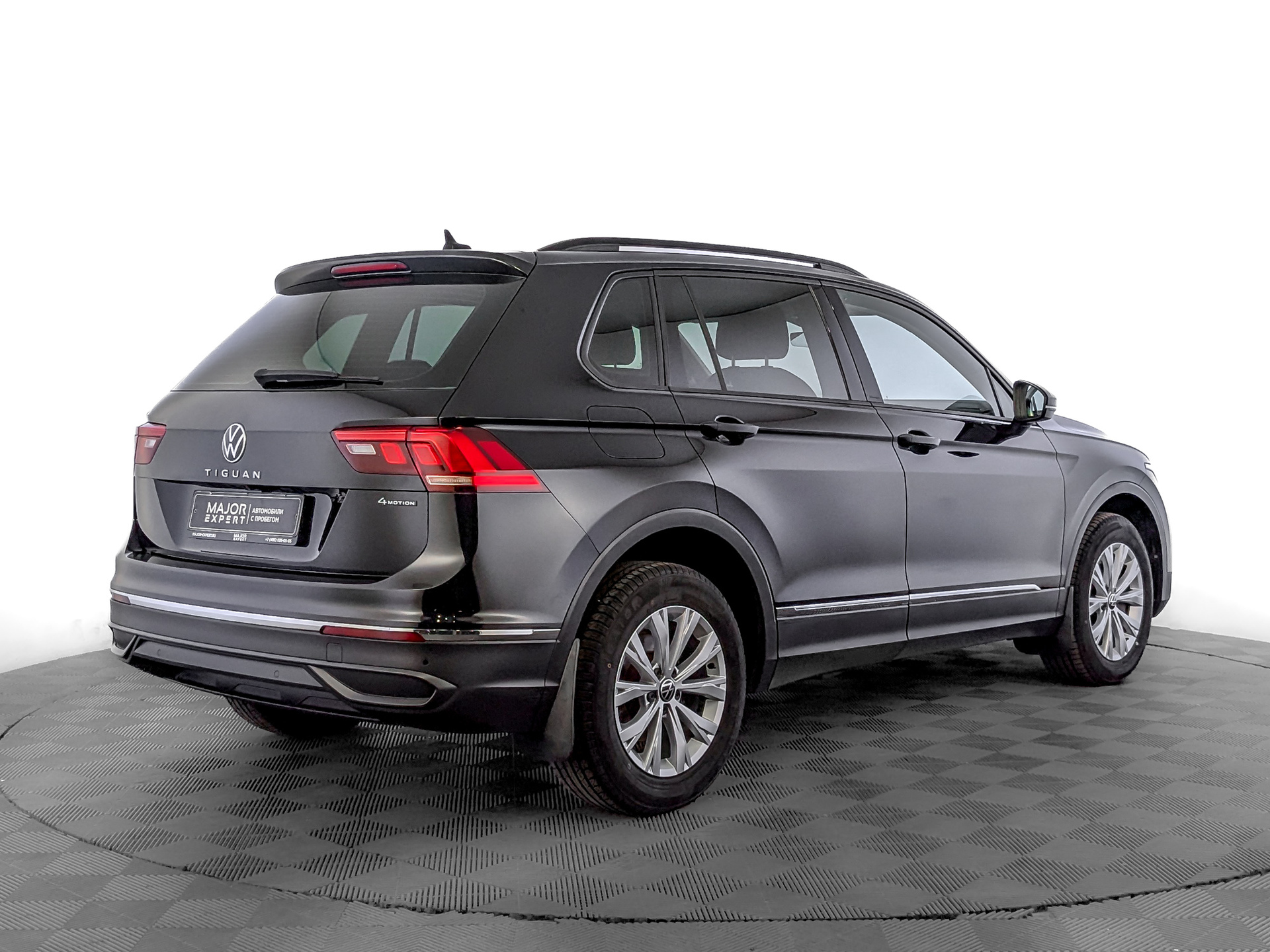 VOLKSWAGEN Tiguan 2.00 (180 л.с), автомат, 2021, пробег 72 227 км