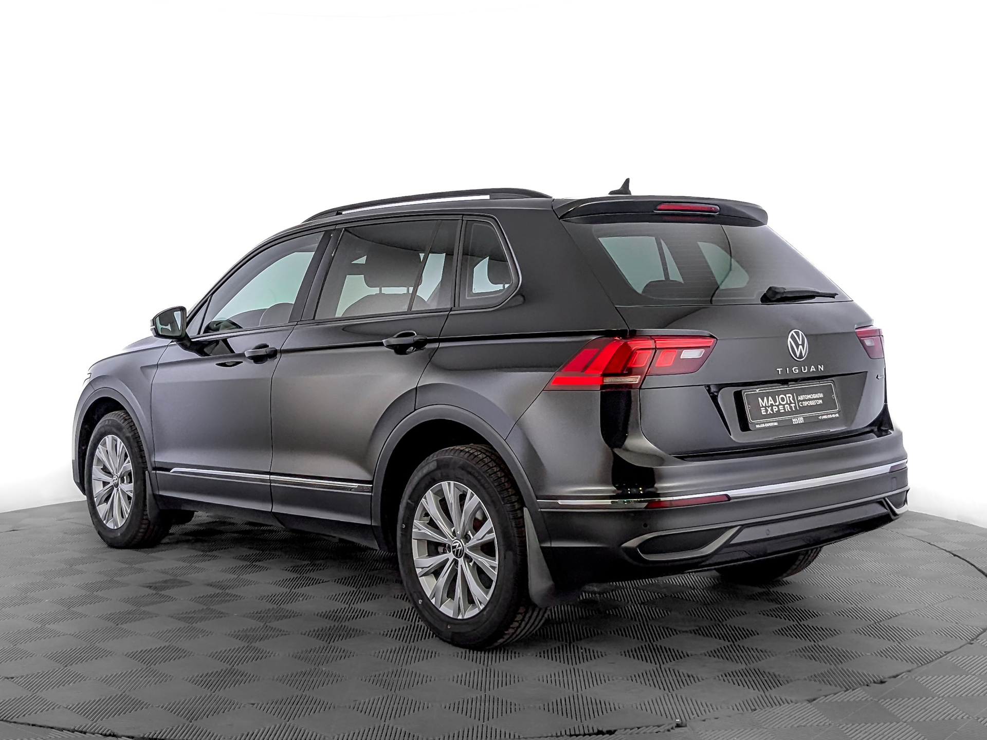 VOLKSWAGEN Tiguan 2.00 (180 л.с), автомат, 2021, пробег 72 227 км