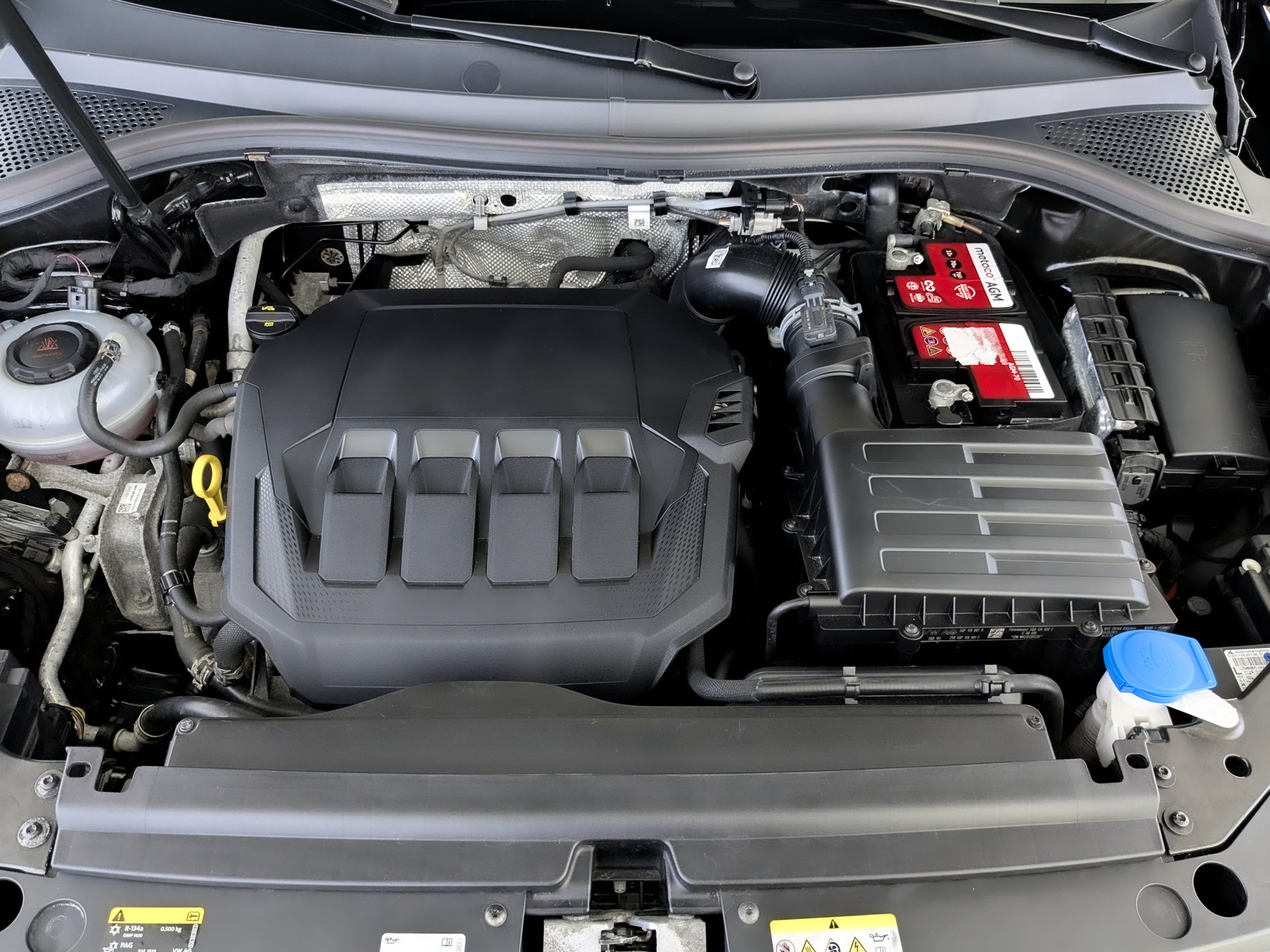 VOLKSWAGEN Tiguan 2.00 (180 л.с), автомат, 2021, пробег 72 227 км