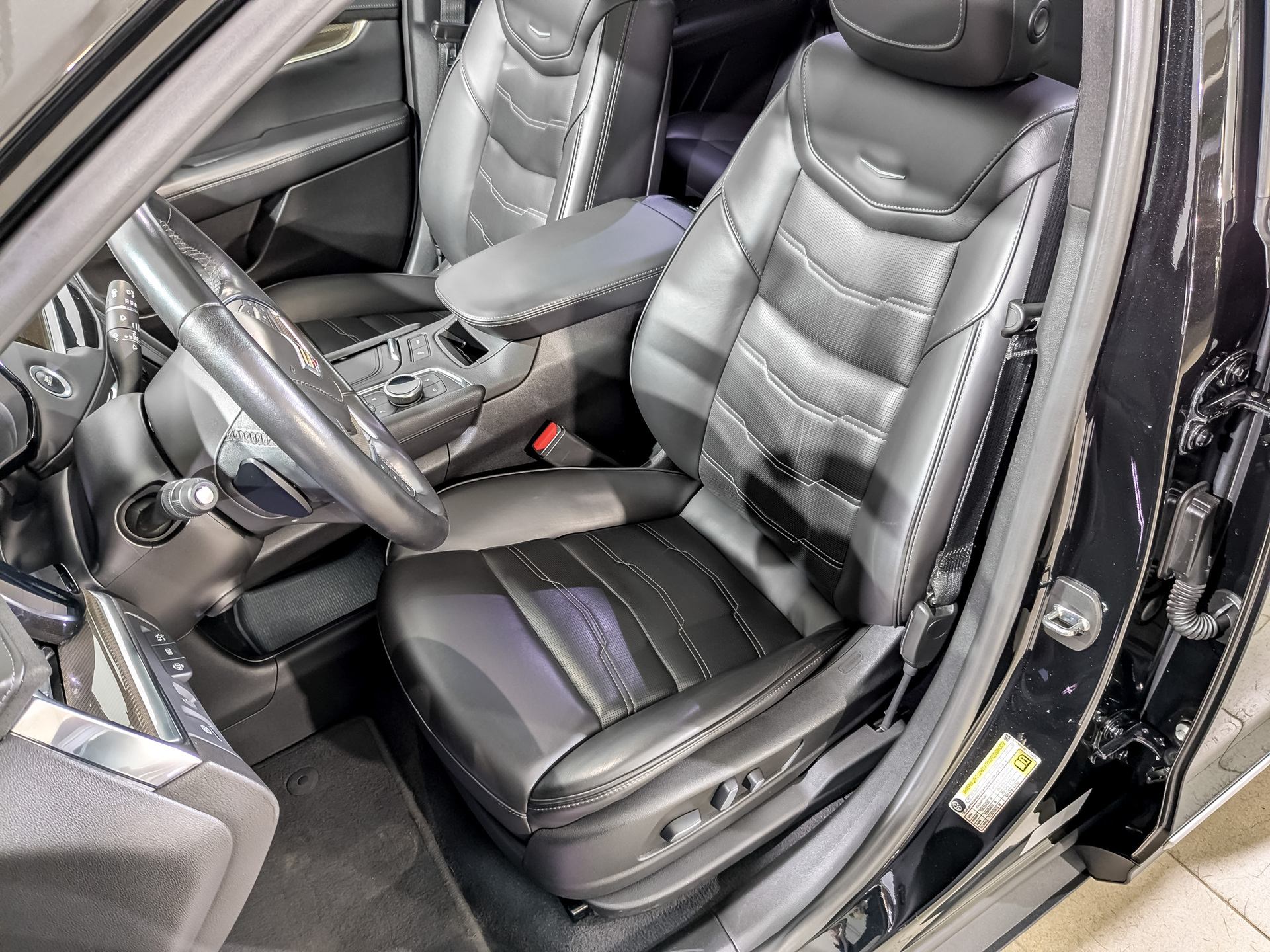 Купить Cadillac XT5 I 2022 г.в. с пробегом 71 137 км, цена 4 400