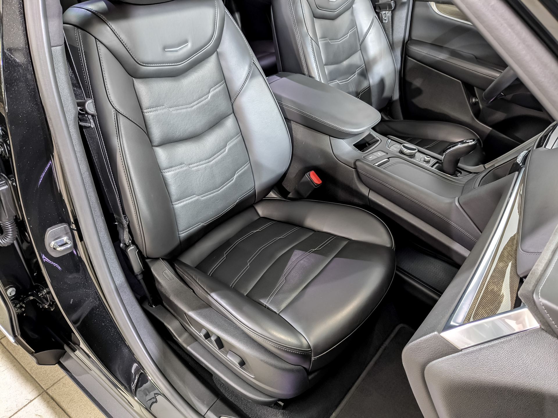 CADILLAC XT5 2.00 (200 л.с), автомат, 2022, пробег 71 137 км