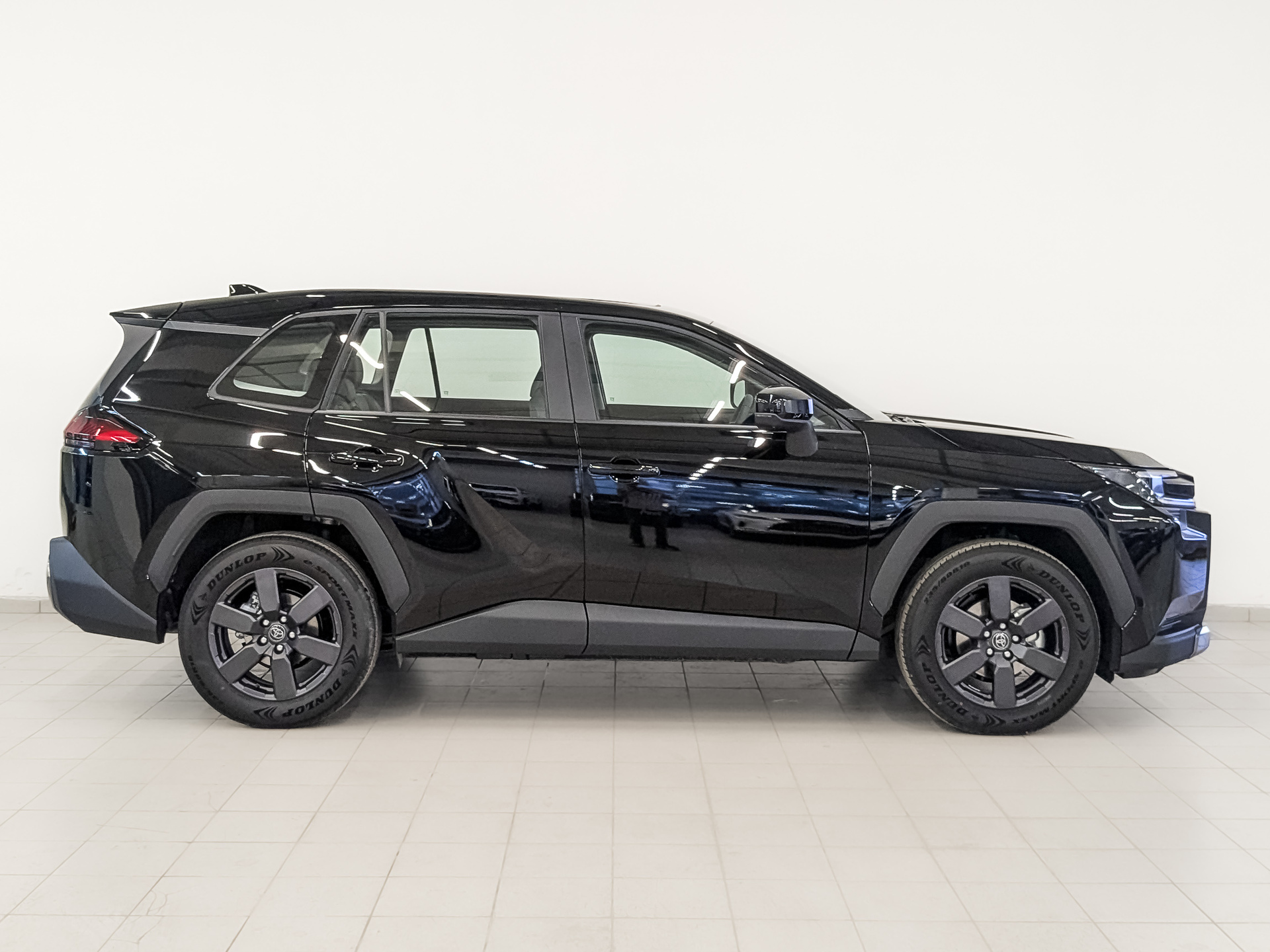 Фото Toyota RAV4 Luxury 2.0L/171 CVT AWD 