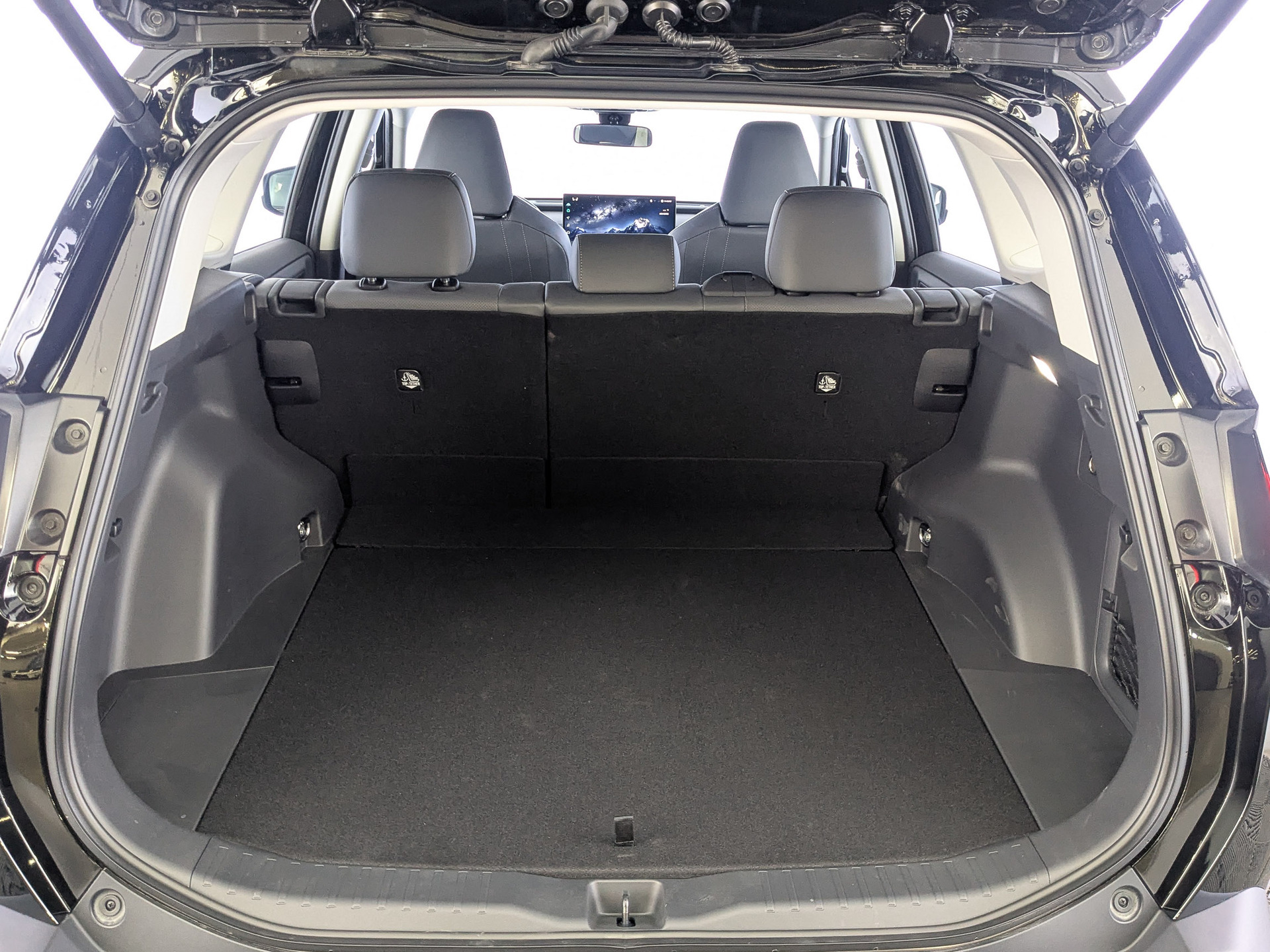 Фото Toyota RAV4 Luxury 2.0L/171 CVT AWD 