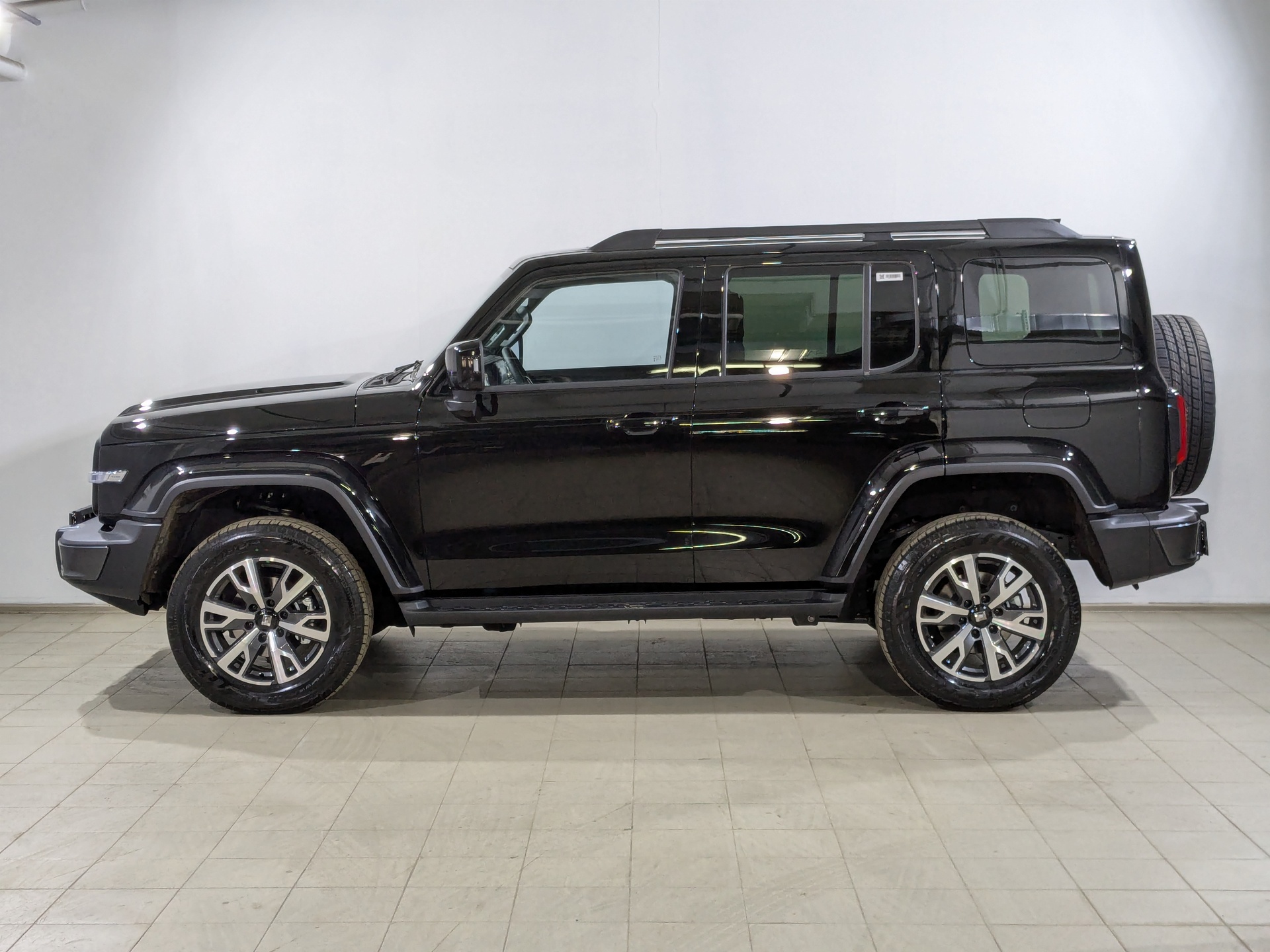 Фото Tank 300 Сити Премиум (City Premium) 2.0T/218 8AT 4WD