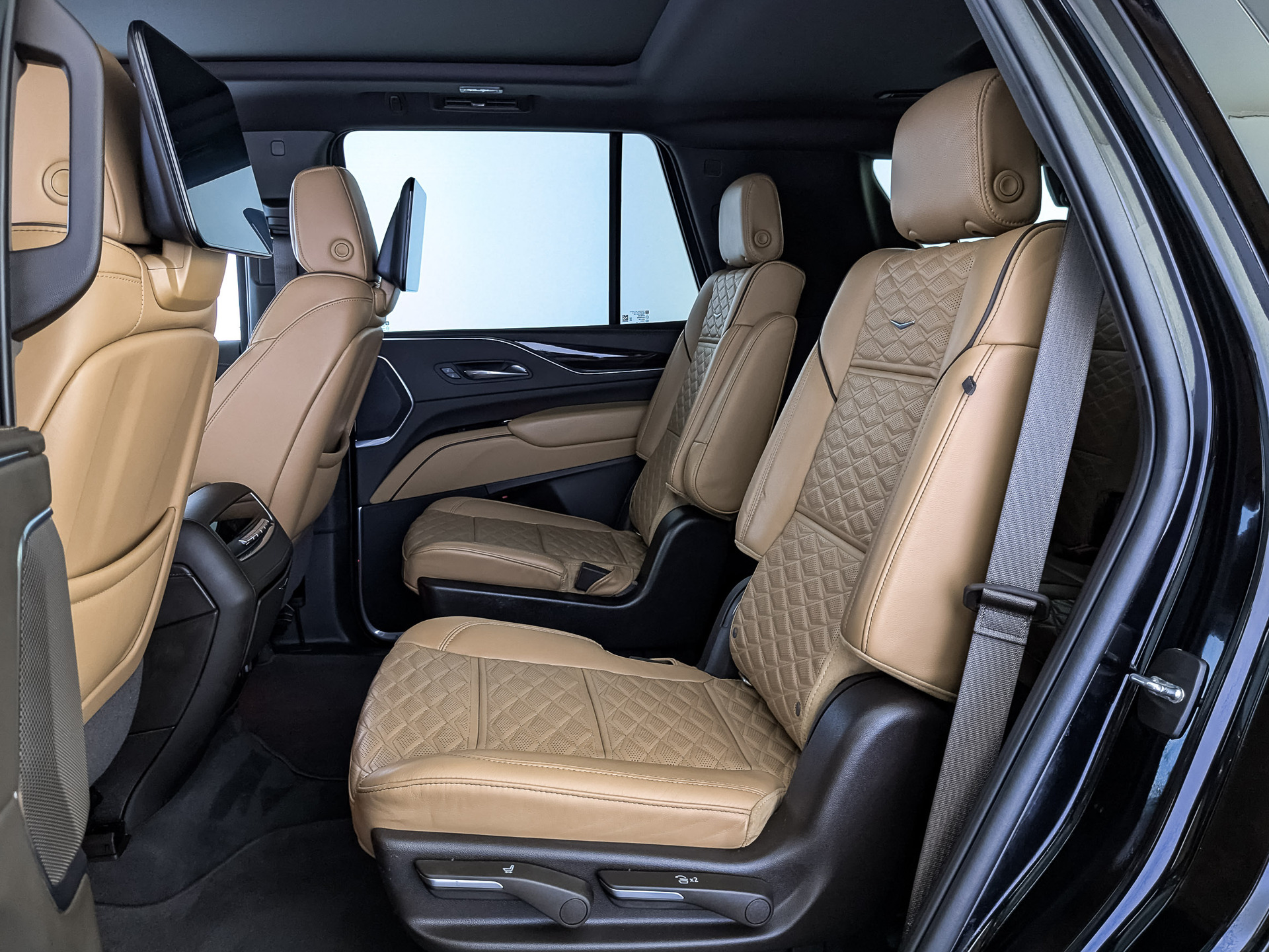 CADILLAC Escalade 6.20 (416 л.с), автомат, 2022, пробег 158 651 км