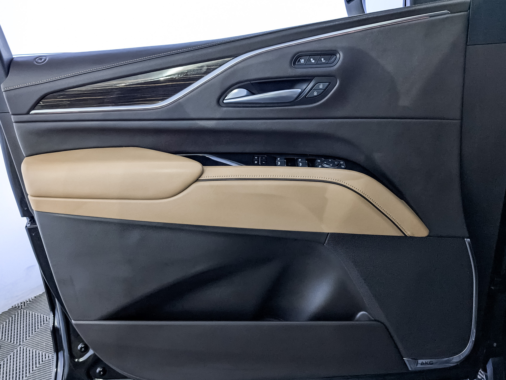 CADILLAC Escalade 6.20 (416 л.с), автомат, 2022, пробег 158 651 км
