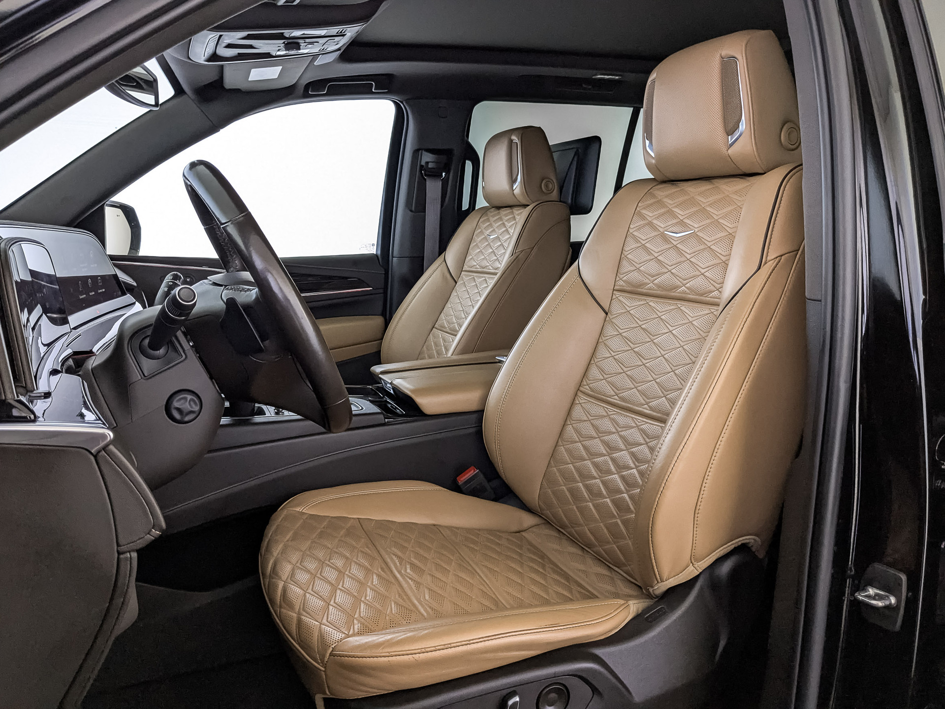 CADILLAC Escalade 6.20 (416 л.с), автомат, 2022, пробег 158 651 км