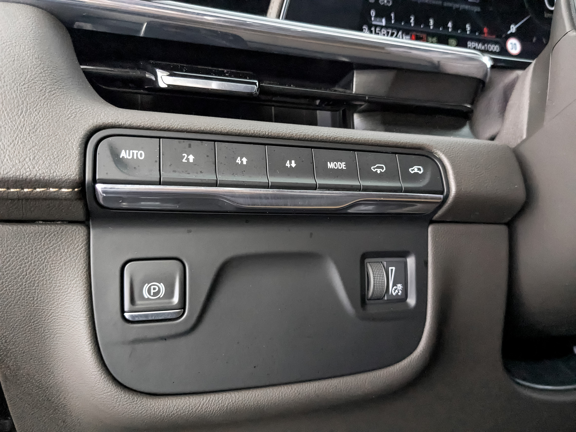 CADILLAC Escalade 6.20 (416 л.с), автомат, 2022, пробег 158 651 км