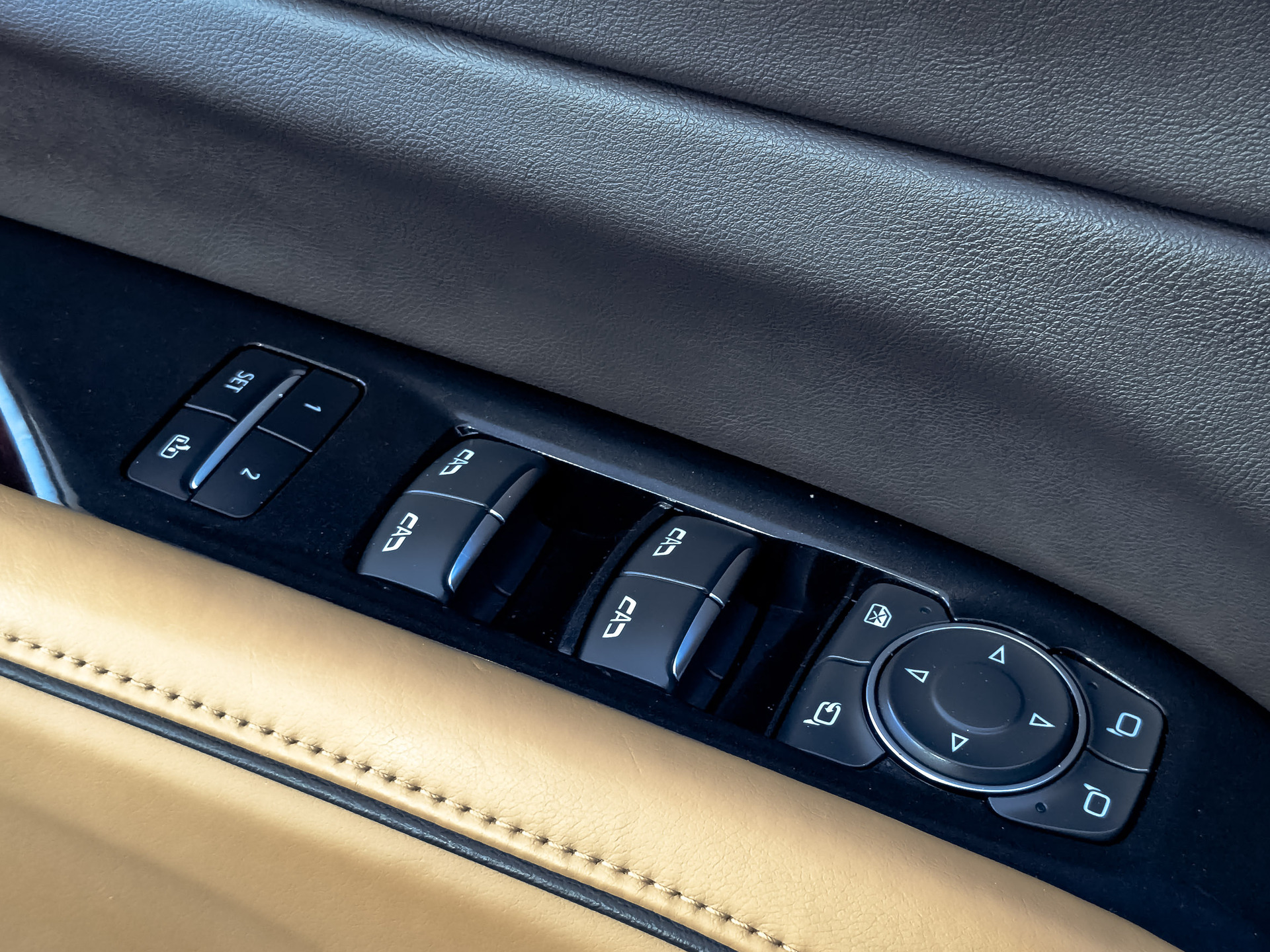 CADILLAC Escalade 6.20 (416 л.с), автомат, 2022, пробег 158 651 км
