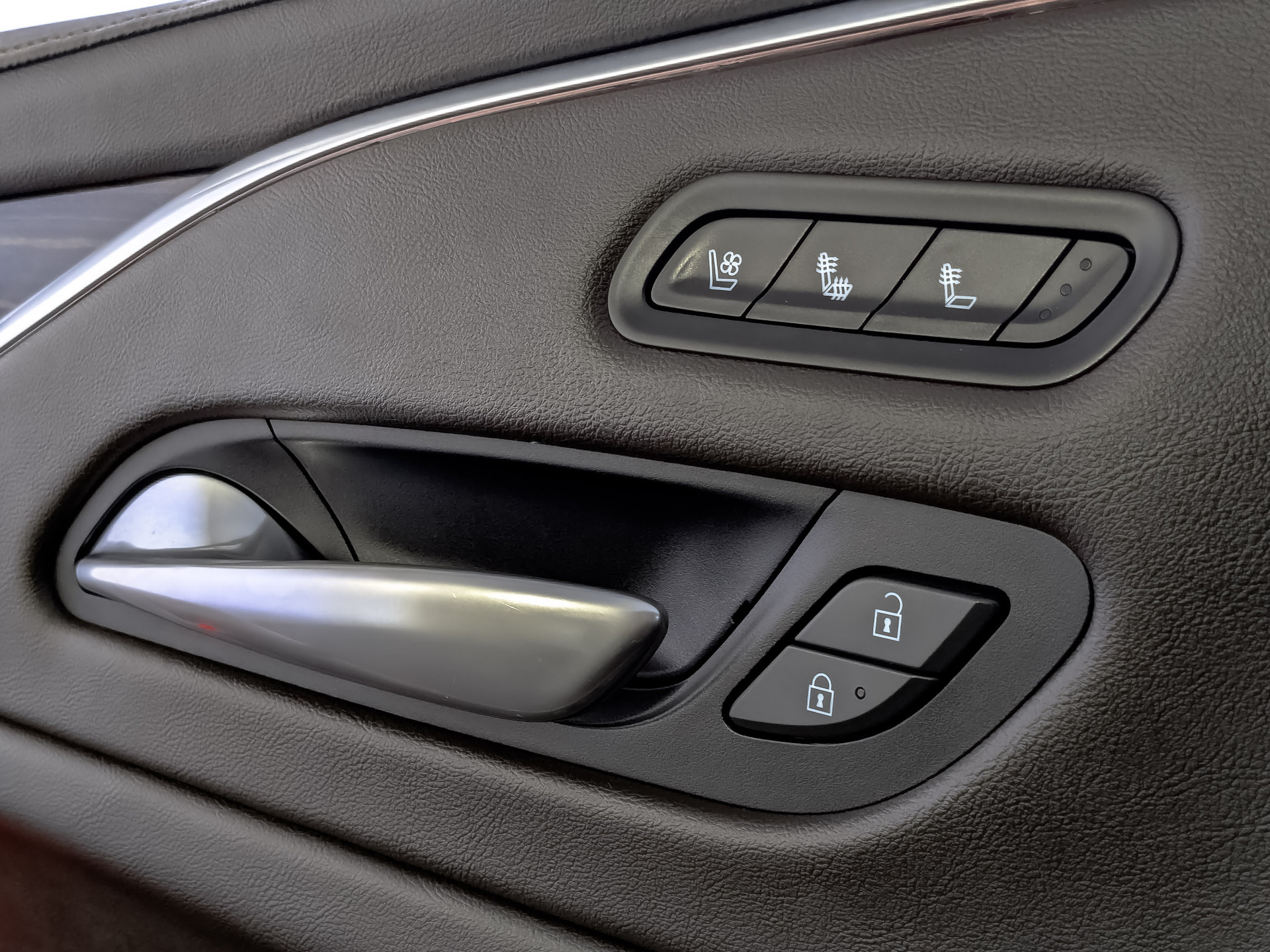 CADILLAC Escalade 6.20 (416 л.с), автомат, 2022, пробег 158 651 км