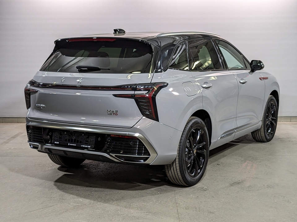 Hongqi HS3 Deluxe 2.0Т/245 8AT 4WD