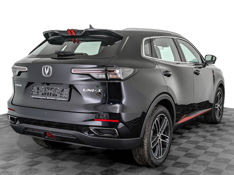Changan UNI-S Техно 1.5T/181 7RT Передний привод