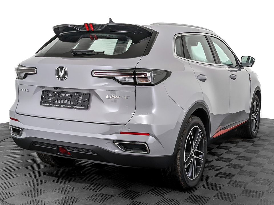 Changan UNI-S Техно 1.5T/181 7RT Передний привод