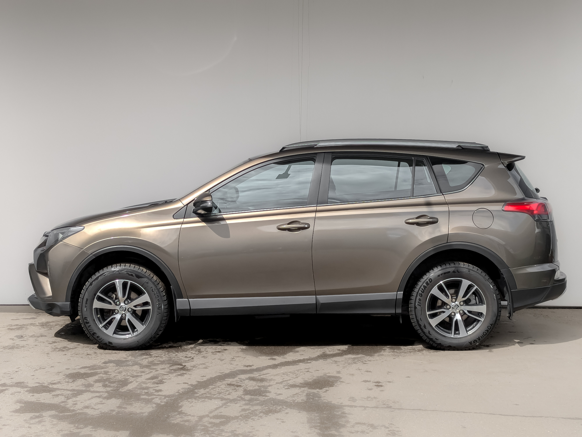 TOYOTA Rav-4 2.50 (180 л.с), автомат, 2016, пробег 205 249 км