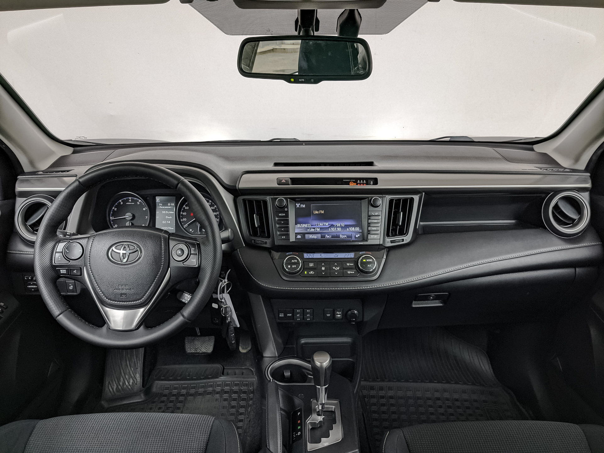 TOYOTA Rav-4 2.50 (180 л.с), автомат, 2016, пробег 205 249 км