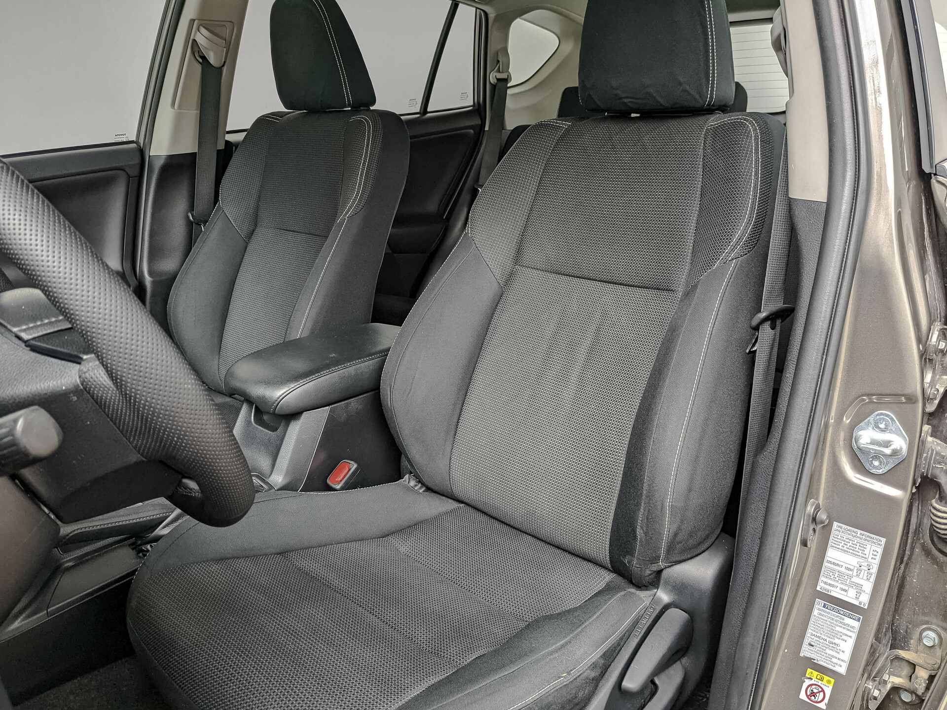 TOYOTA Rav-4 2.50 (180 л.с), автомат, 2016, пробег 205 249 км