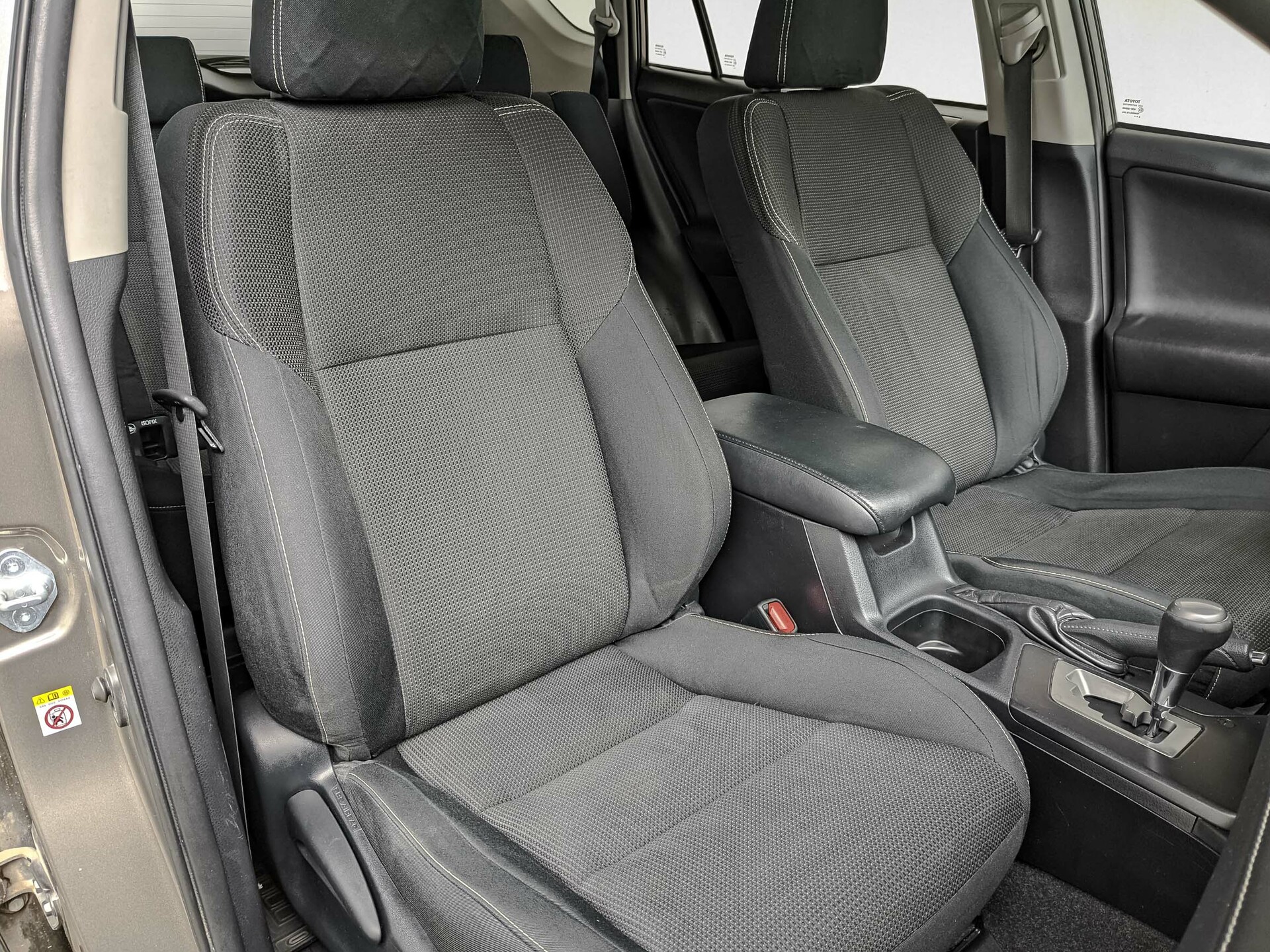 TOYOTA Rav-4 2.50 (180 л.с), автомат, 2016, пробег 205 249 км