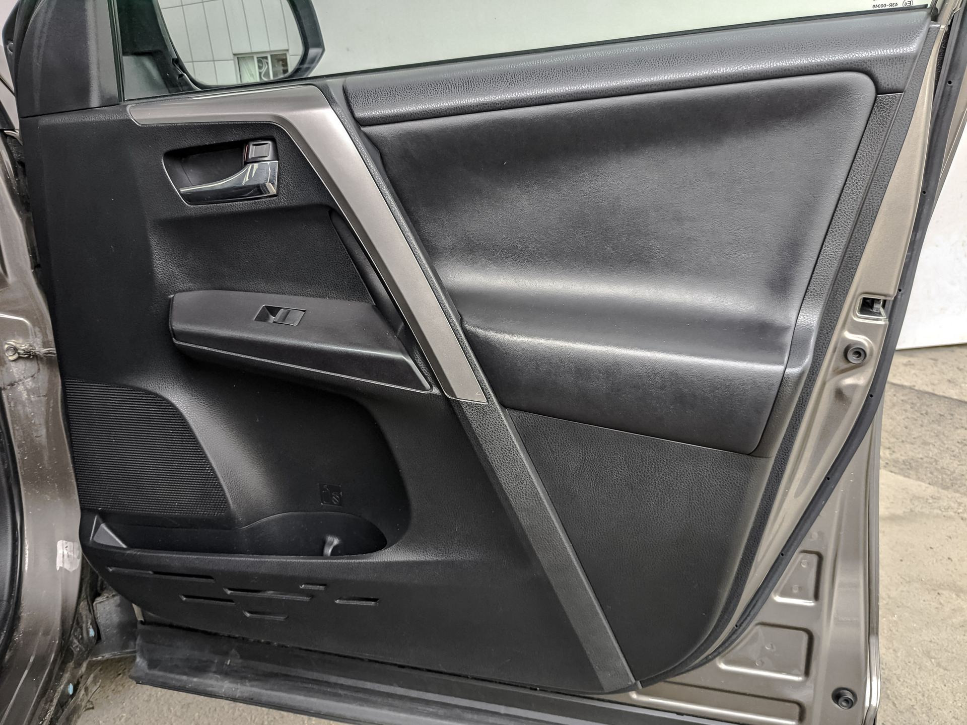TOYOTA Rav-4 2.50 (180 л.с), автомат, 2016, пробег 205 249 км