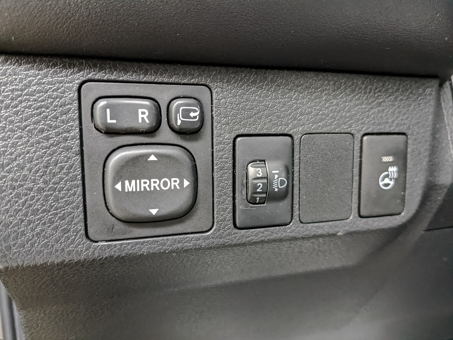 TOYOTA Rav-4 2.50 (180 л.с), автомат, 2016, пробег 205 249 км