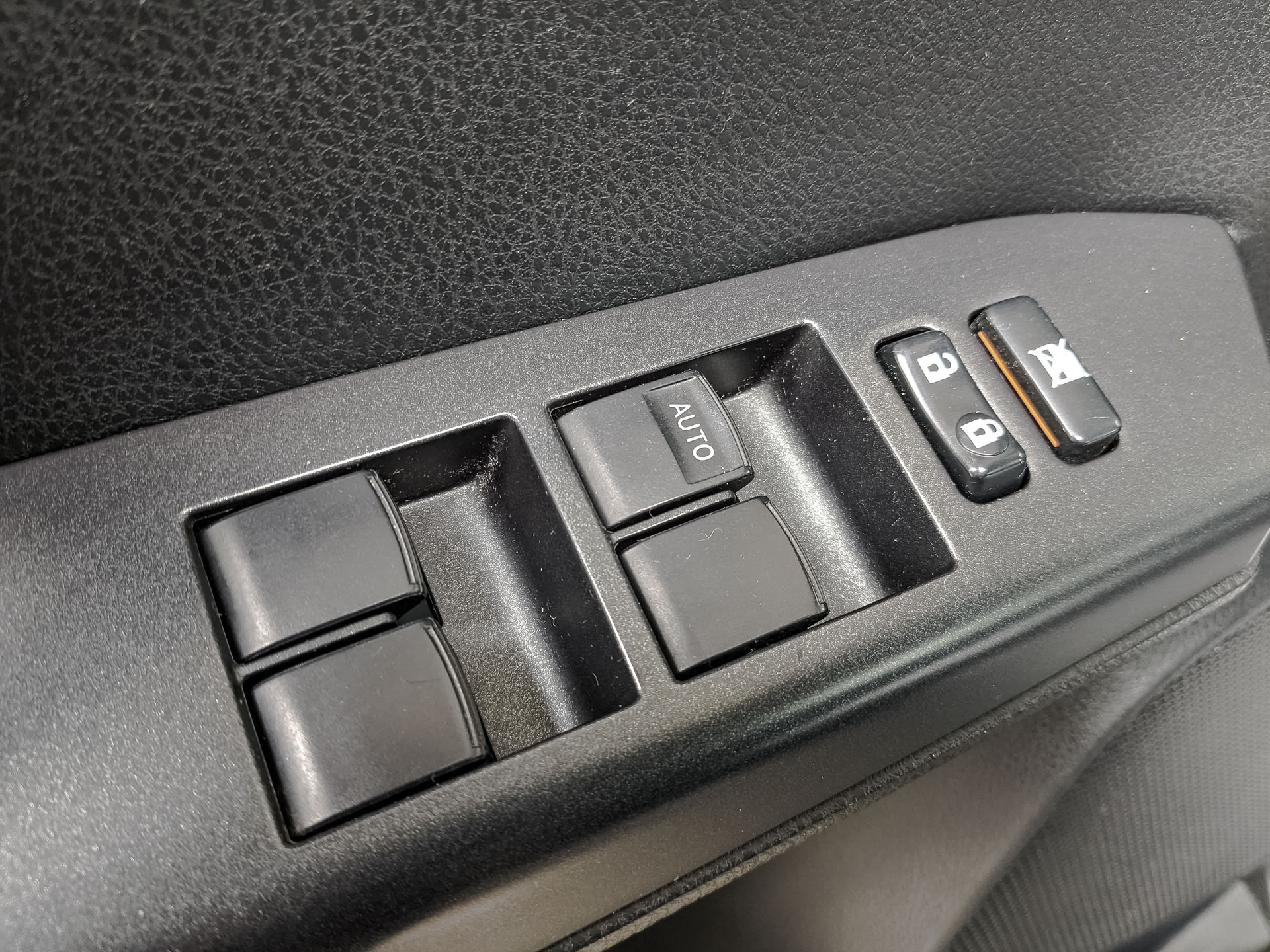 TOYOTA Rav-4 2.50 (180 л.с), автомат, 2016, пробег 205 249 км