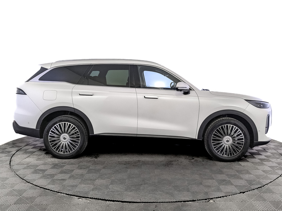 Chery Tiggo 9 Ultra 2.0T/245 8AT 4WD