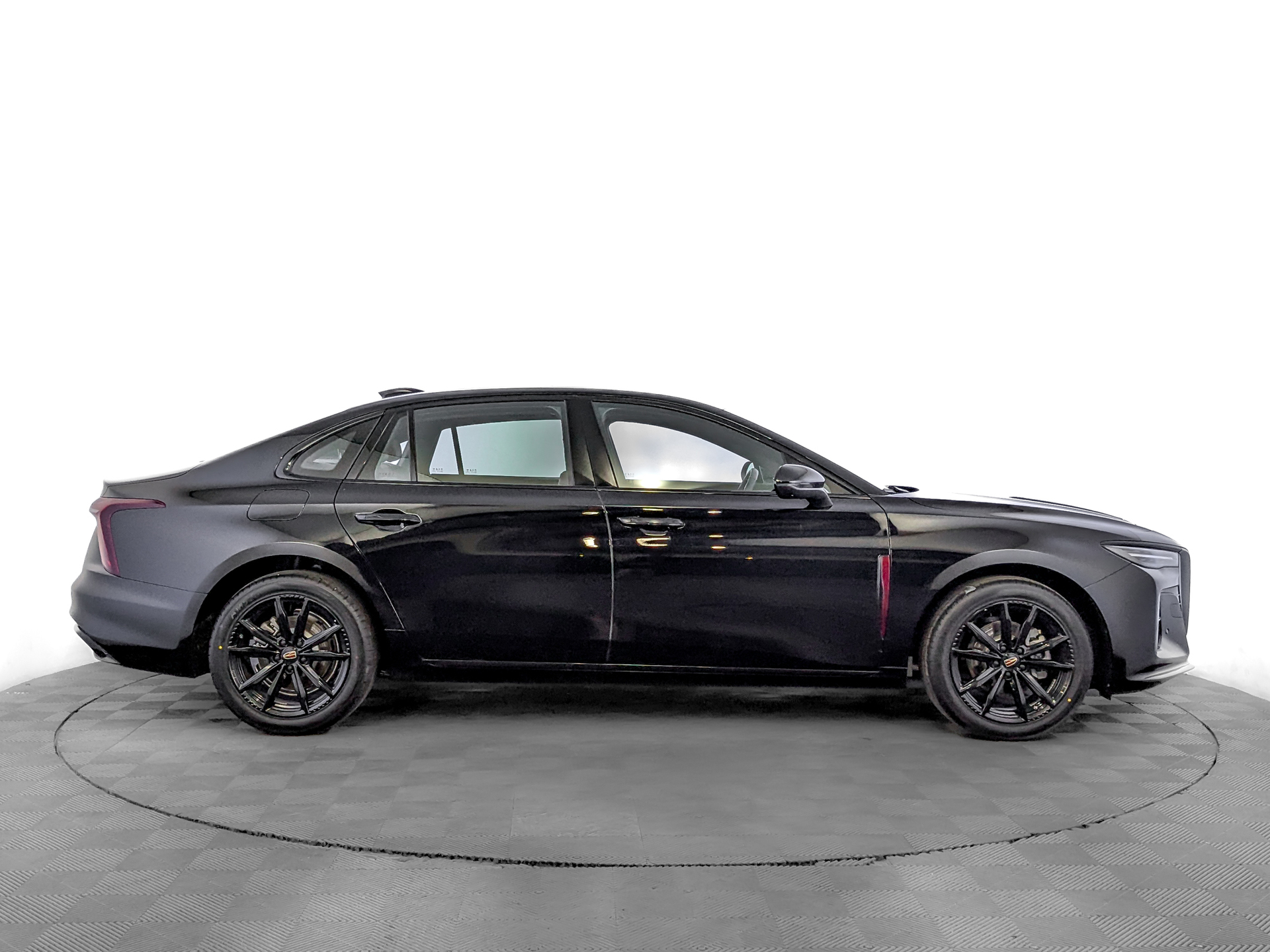 Фото Hongqi H5 Black Edition 2.0T/218 8AT 4D