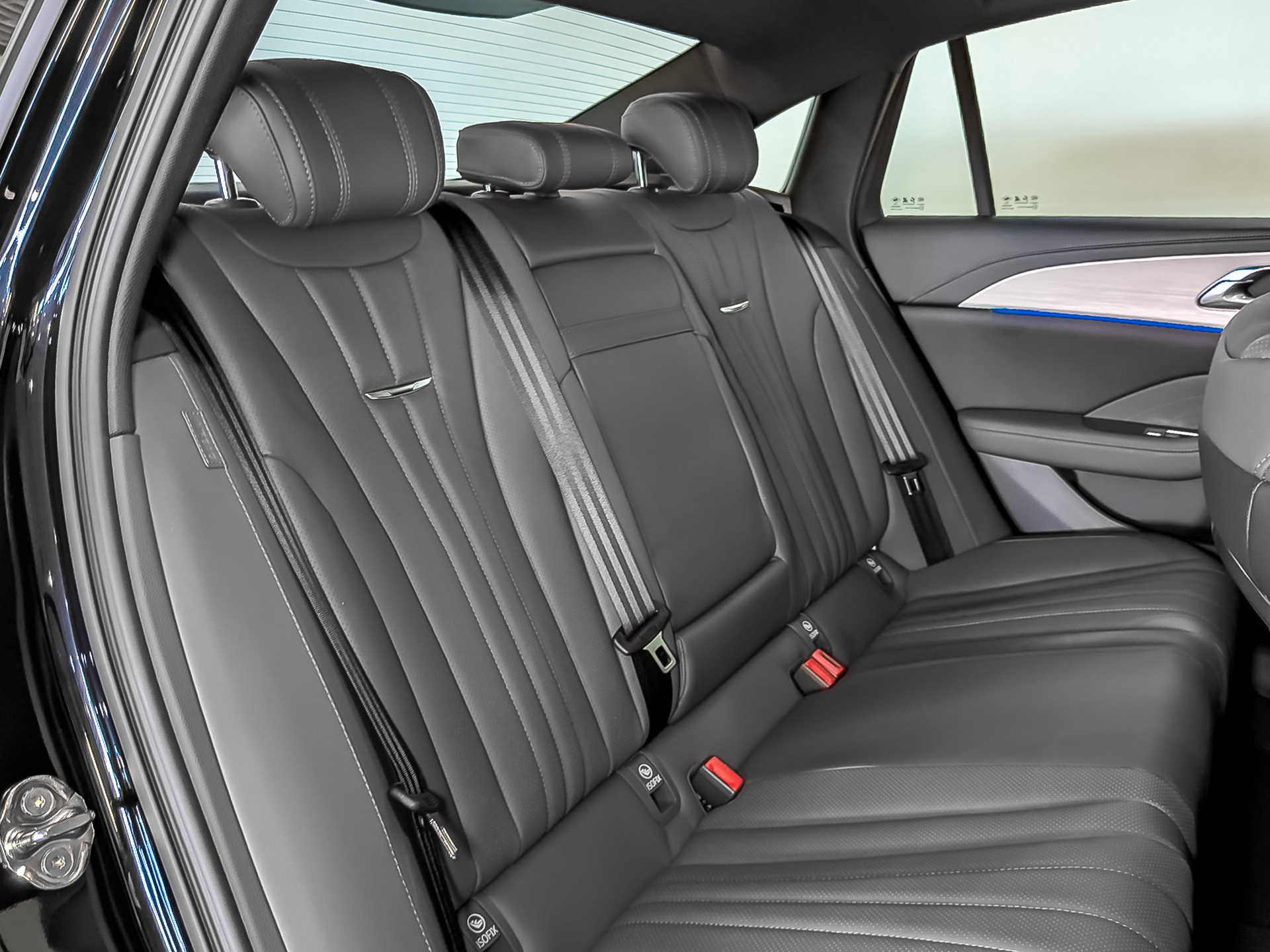 Фото Hongqi H5 Black Edition 2.0T/218 8AT 4D