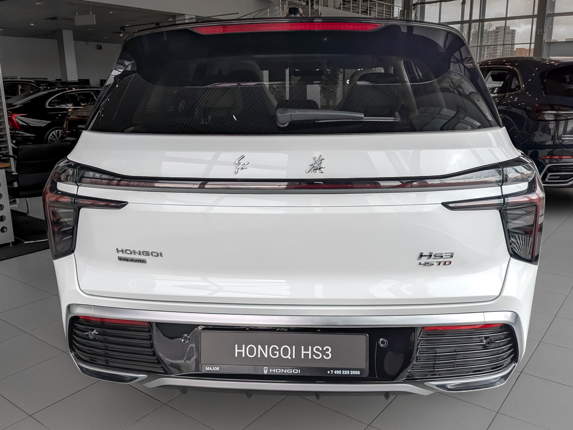 Фото Hongqi HS3 Deluxe 2.0Т/245 8AT 4WD