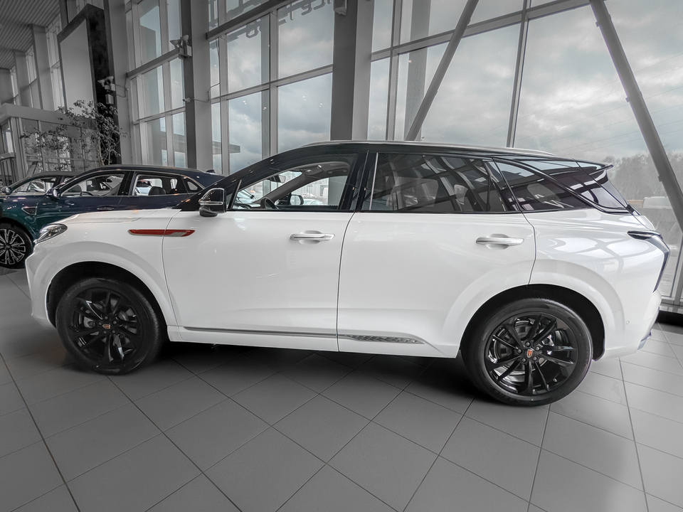 Hongqi HS3 Deluxe 2.0Т/245 8AT 4WD
