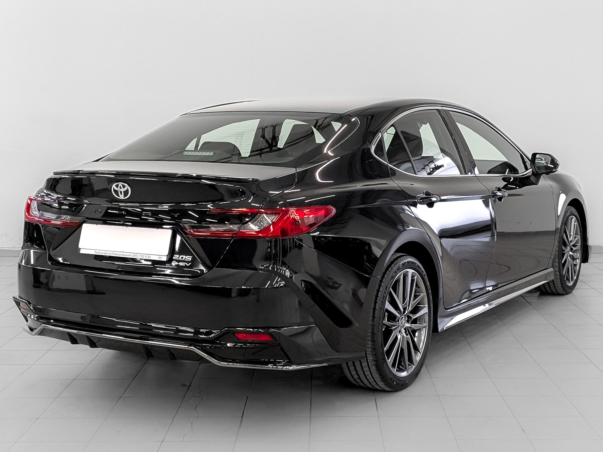 Фото Toyota Camry HXS Sports Plus 2.0H/197 CVT 4D