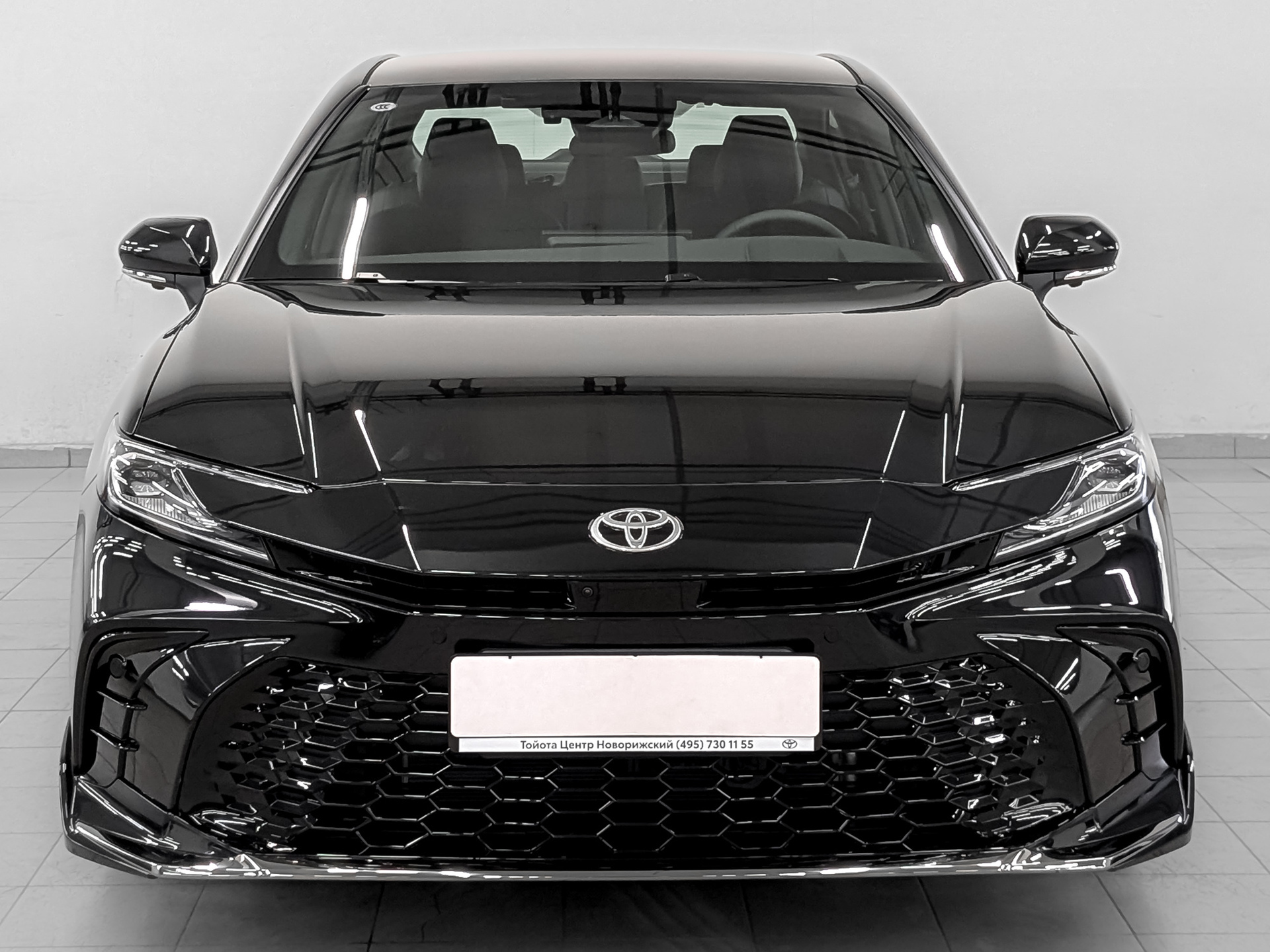 Фото Toyota Camry HXS Sports Plus 2.0H/197 CVT 4D