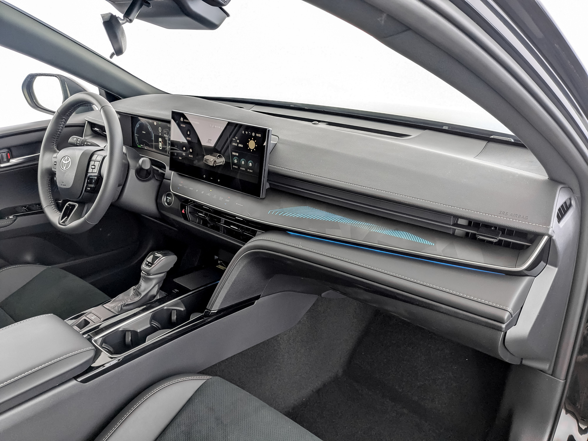 Фото Toyota Camry HXS Sports Plus 2.0H/197 CVT 4D