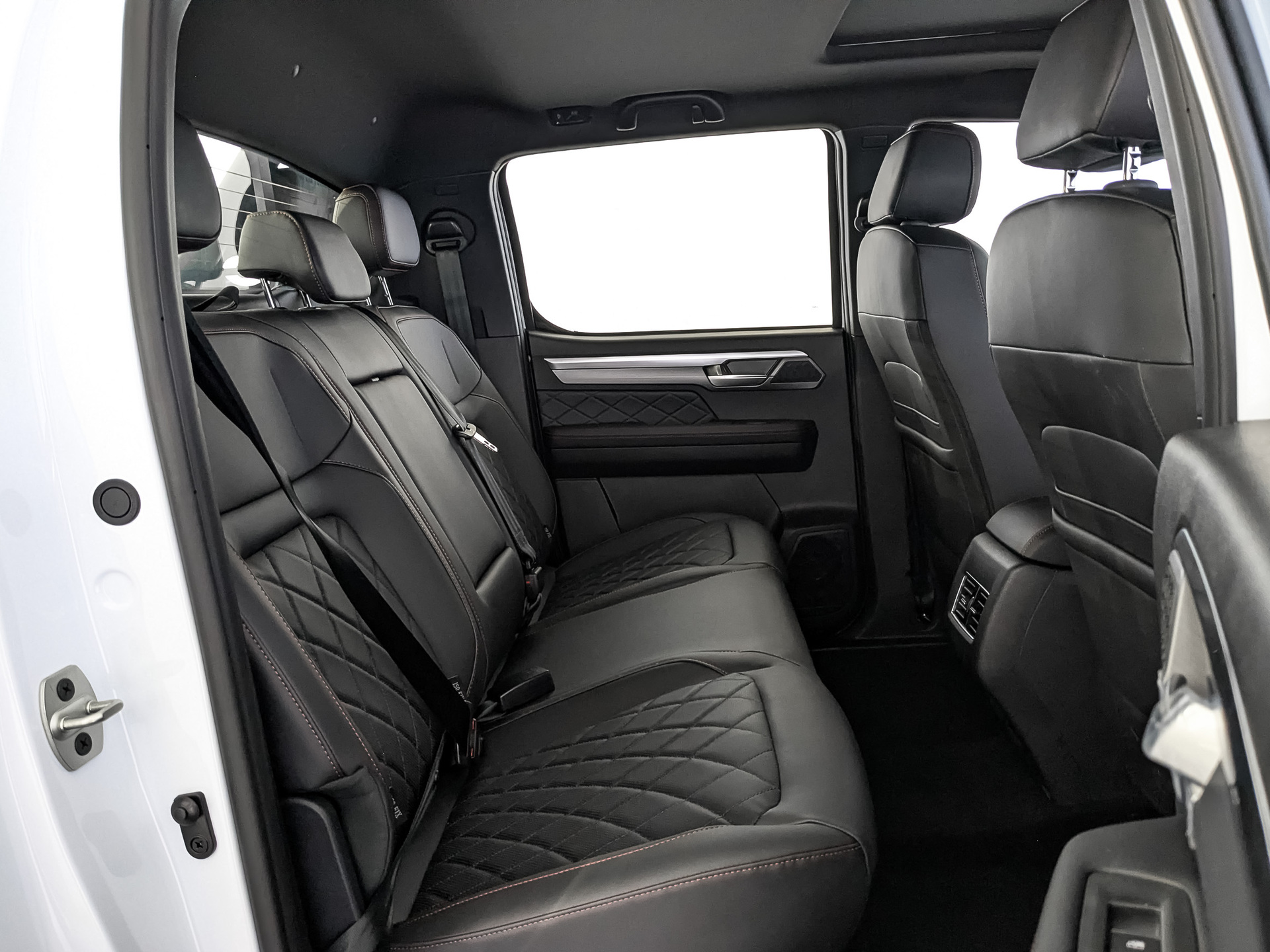 Фото JAC T9 Эксплор 2.0Т/224 8AT 4П