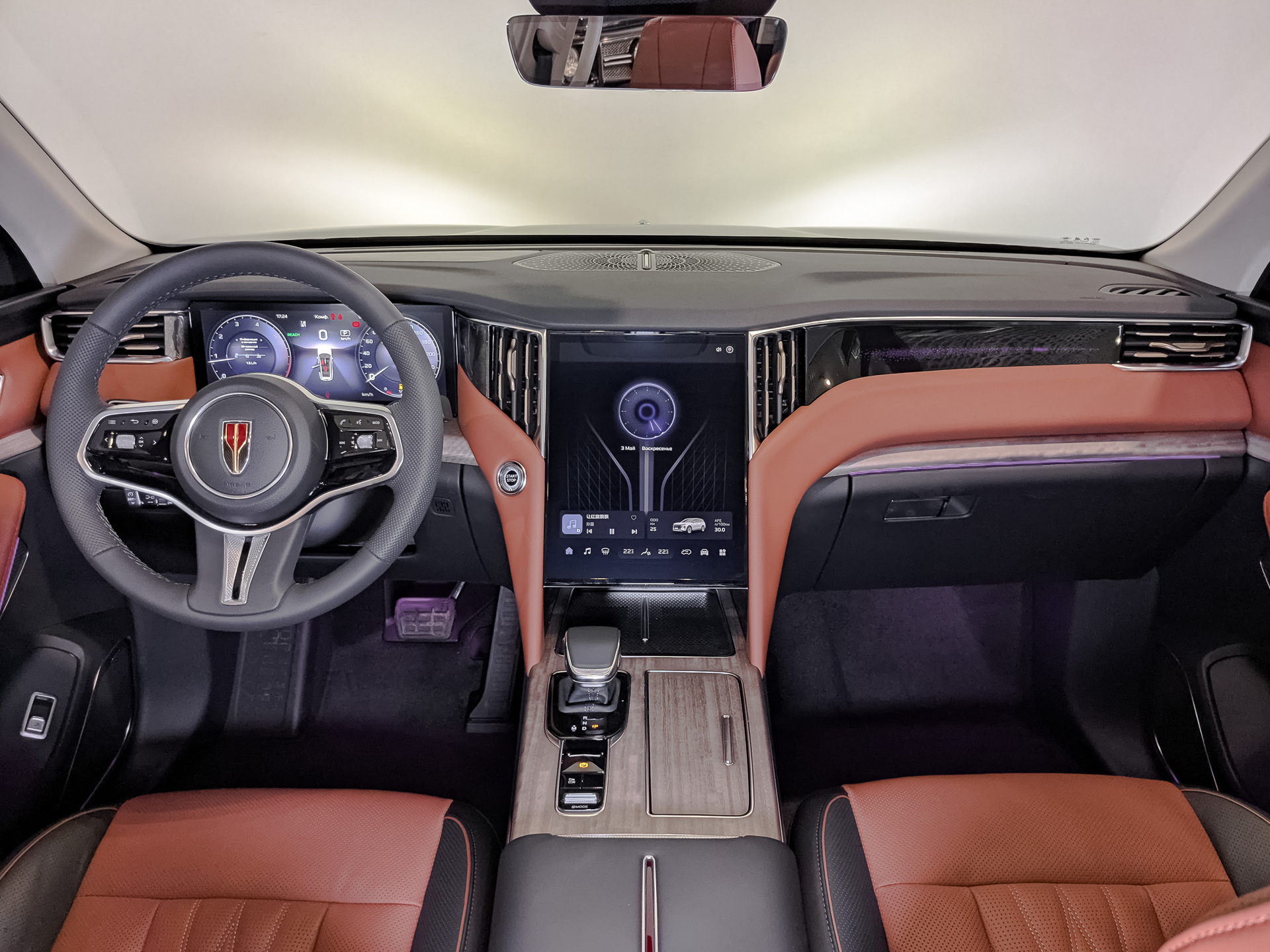 Фото Hongqi HS7 Deluxe 2.0T/245 8AT 4WD