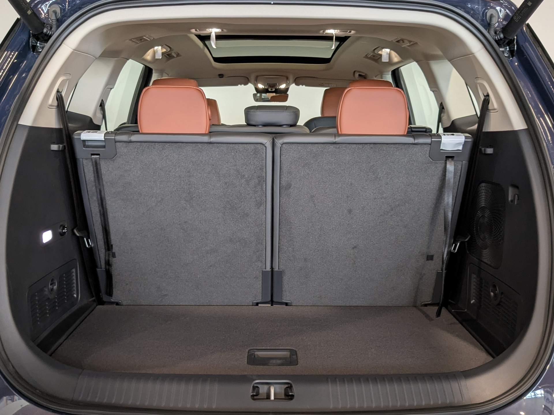 Фото Hongqi HS7 Deluxe 2.0T/245 8AT 4WD