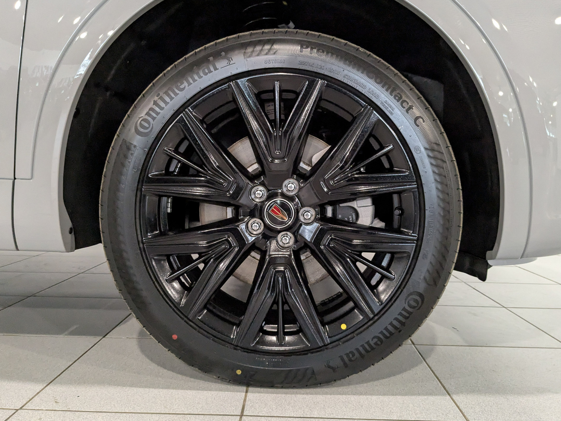 Фото Hongqi HS5 FL Comfort 2.0T/245 8AT 4WD