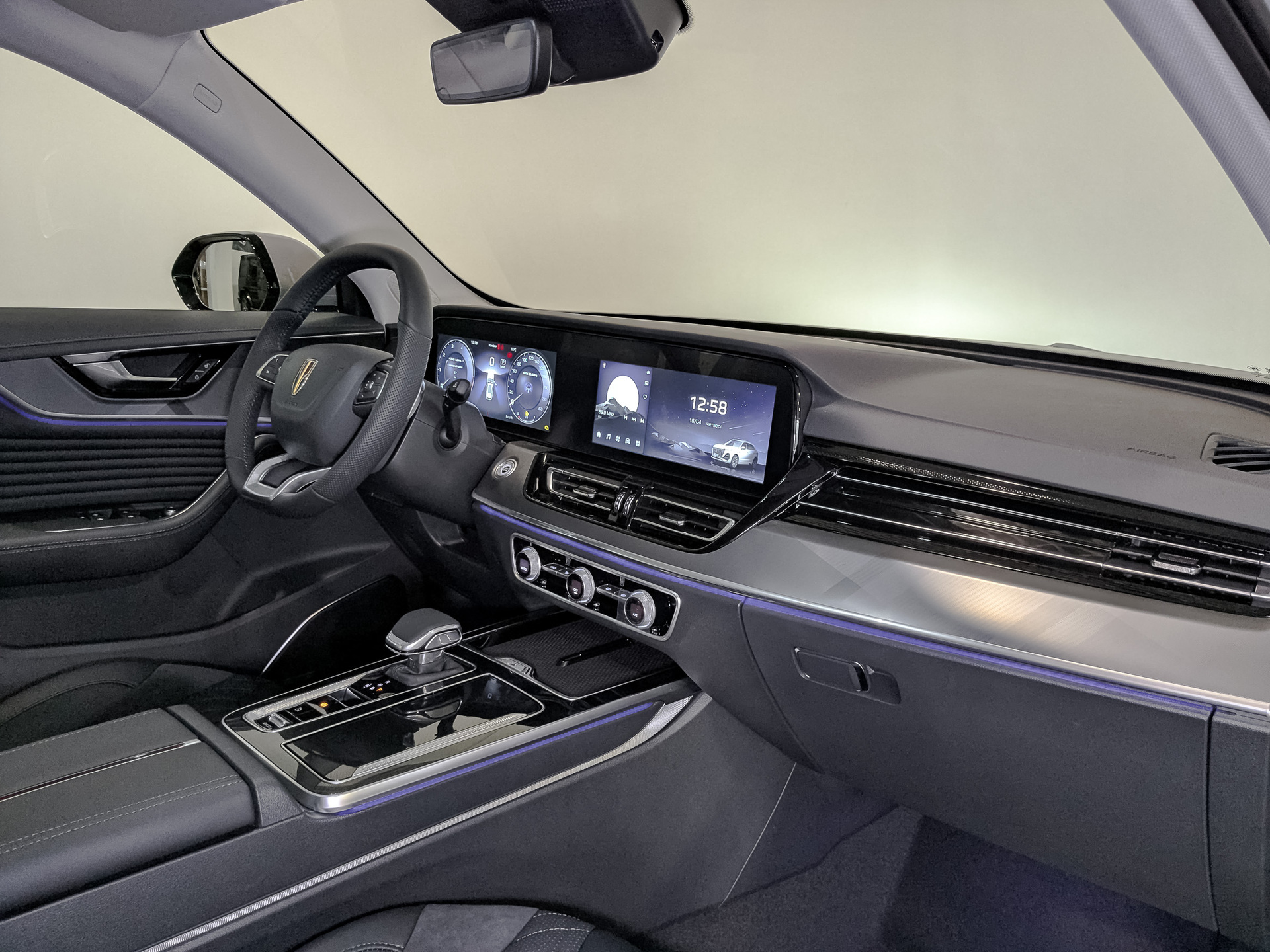 Фото Hongqi HS5 FL Comfort 2.0T/245 8AT 4WD