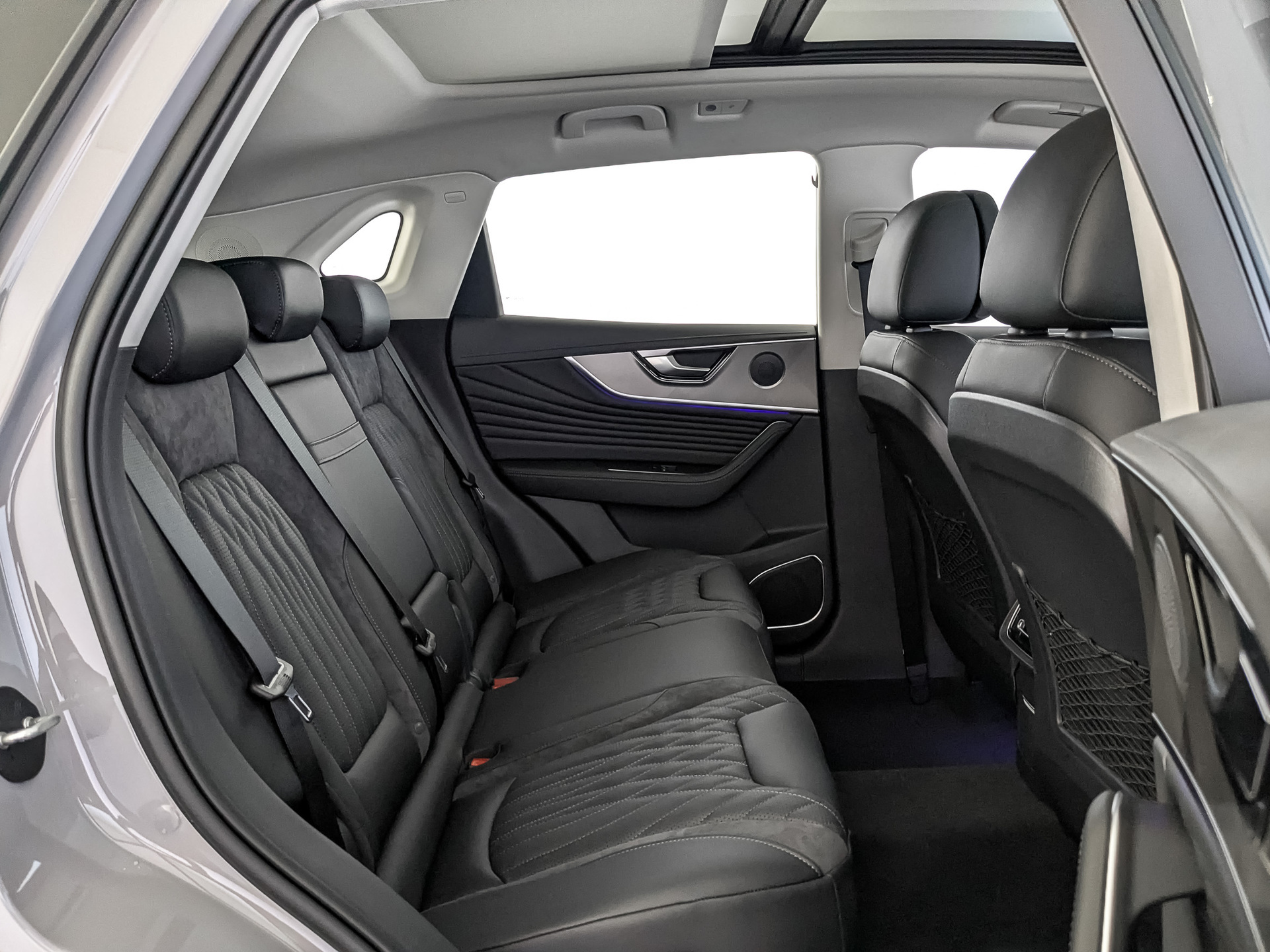 Фото Hongqi HS5 FL Comfort 2.0T/245 8AT 4WD
