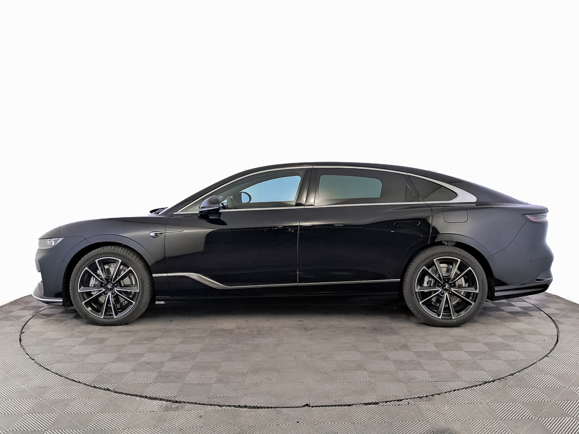 Фото Voyah Passion EVR 1.5ELH/170 43кВт 4WD