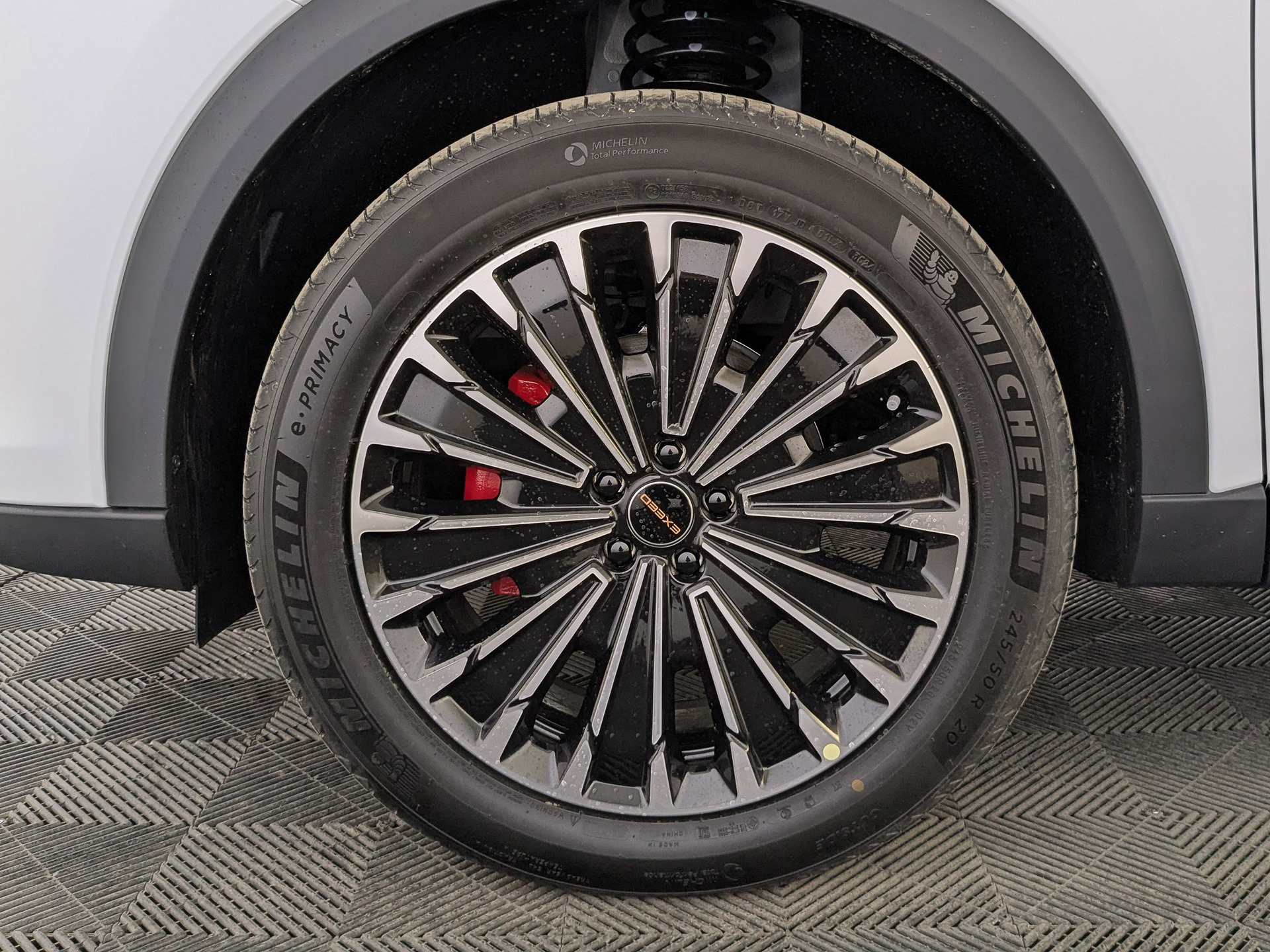 Фото Exeed RX Urban 2.0T/197 7RT 4WD