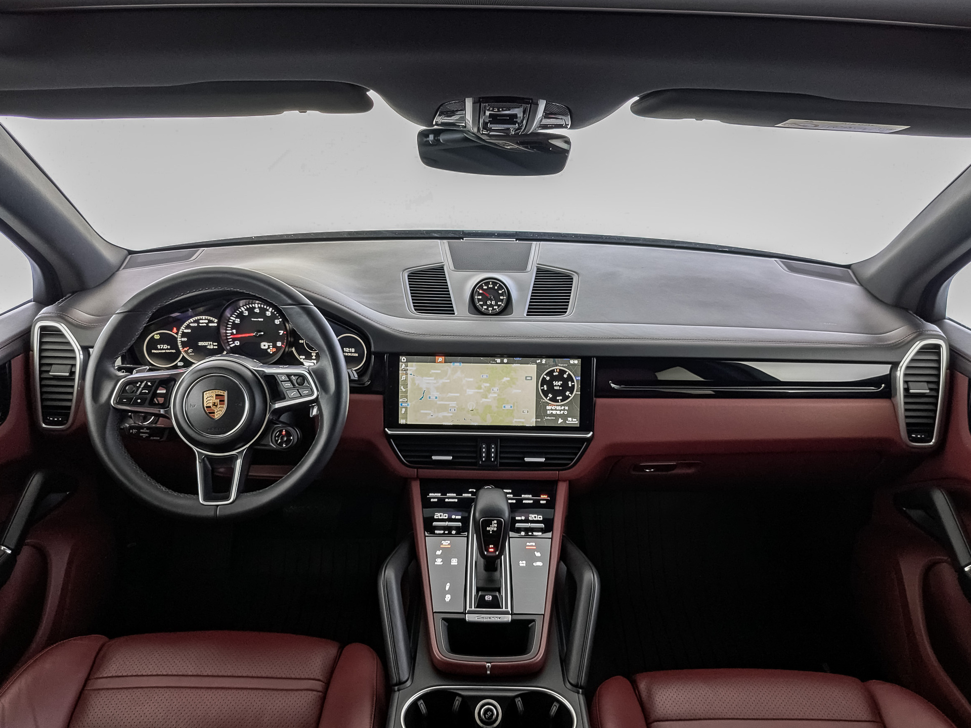 PORSCHE Cayenne 3.00 (340 л.с), автомат, 2018, пробег 250 263 км