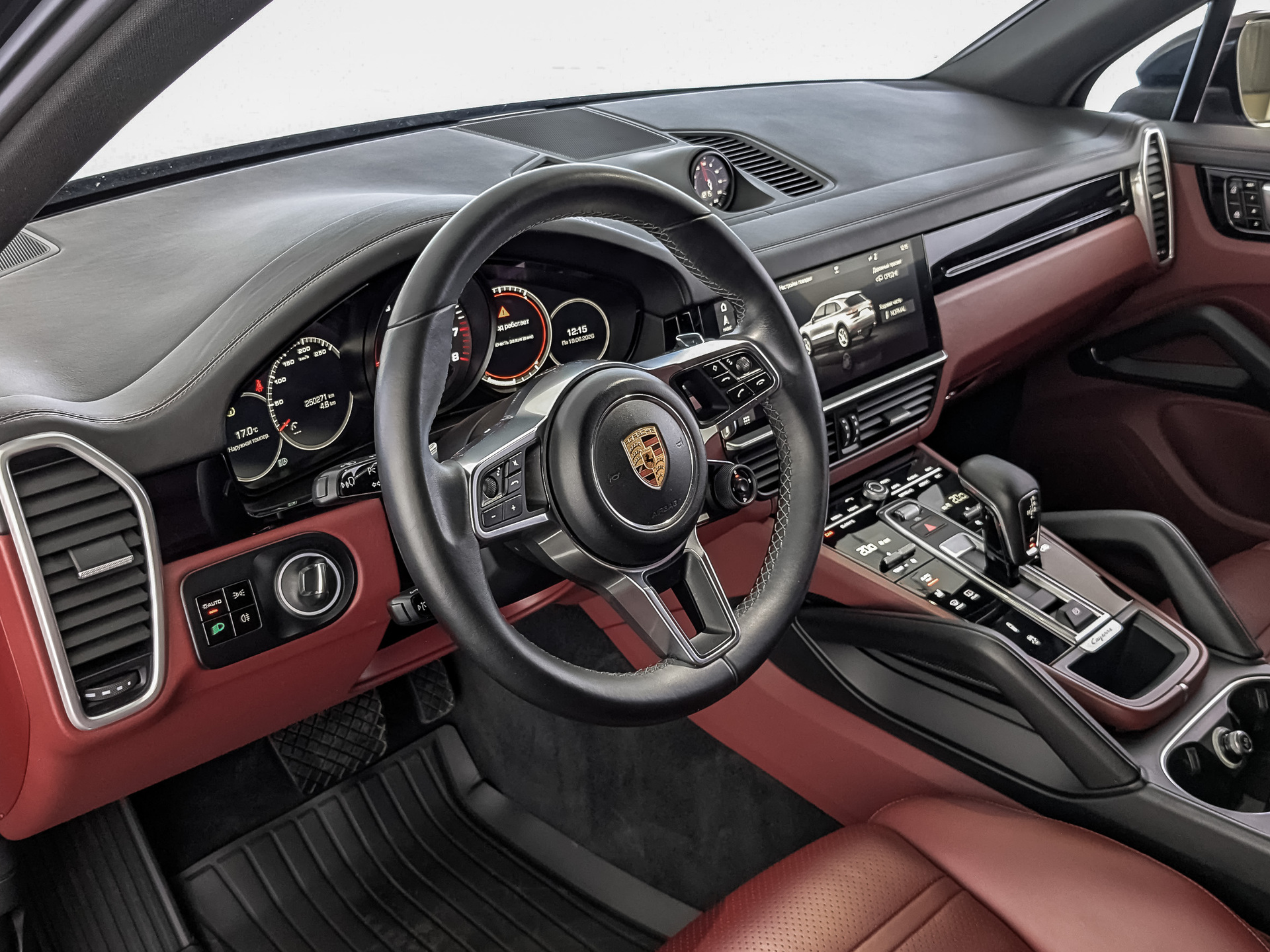 PORSCHE Cayenne 3.00 (340 л.с), автомат, 2018, пробег 250 263 км