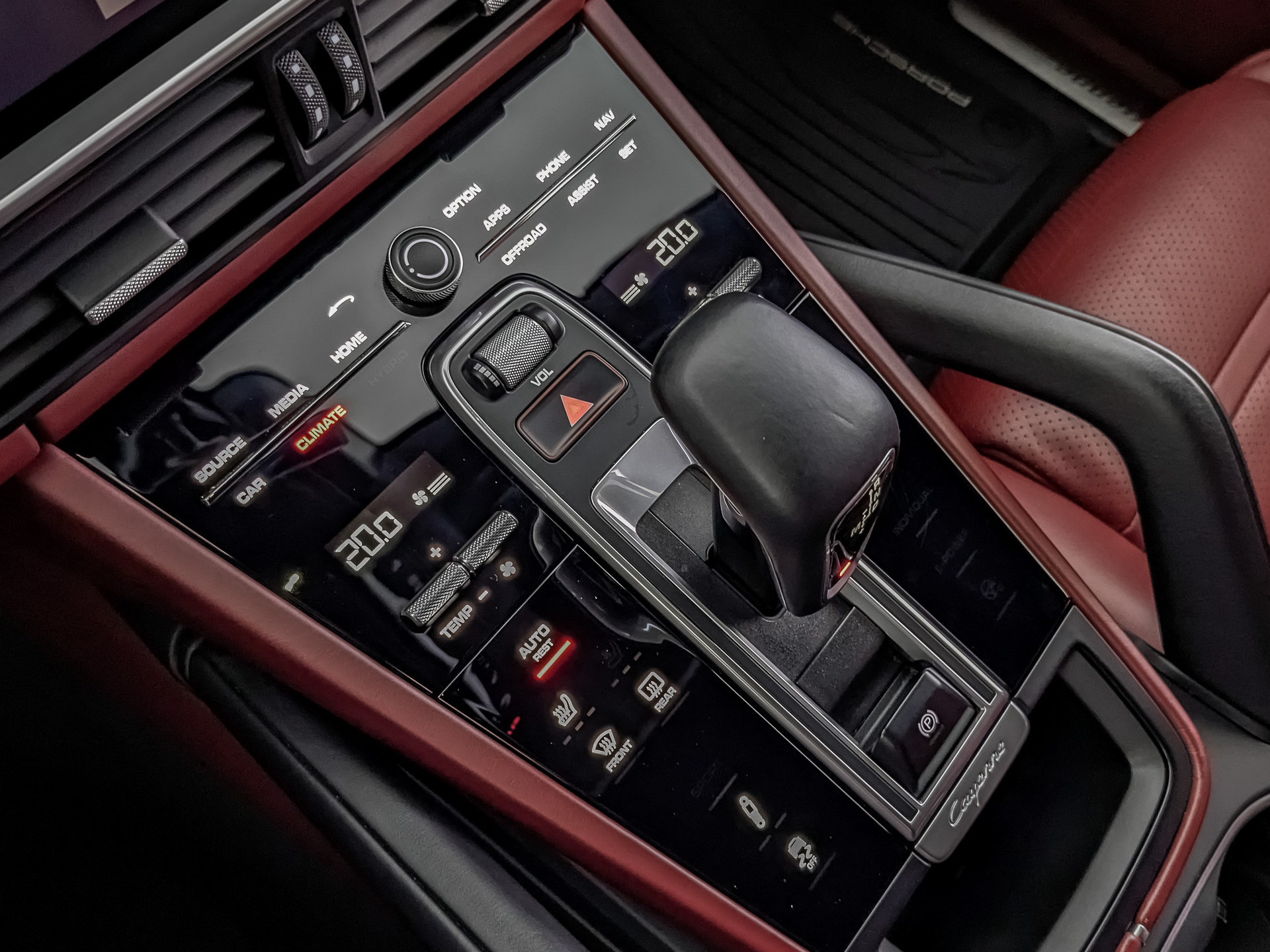 PORSCHE Cayenne 3.00 (340 л.с), автомат, 2018, пробег 250 263 км