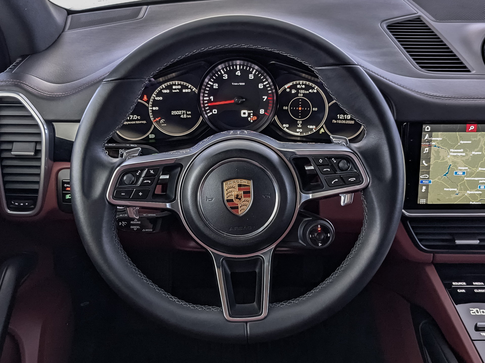 PORSCHE Cayenne 3.00 (340 л.с), автомат, 2018, пробег 250 263 км