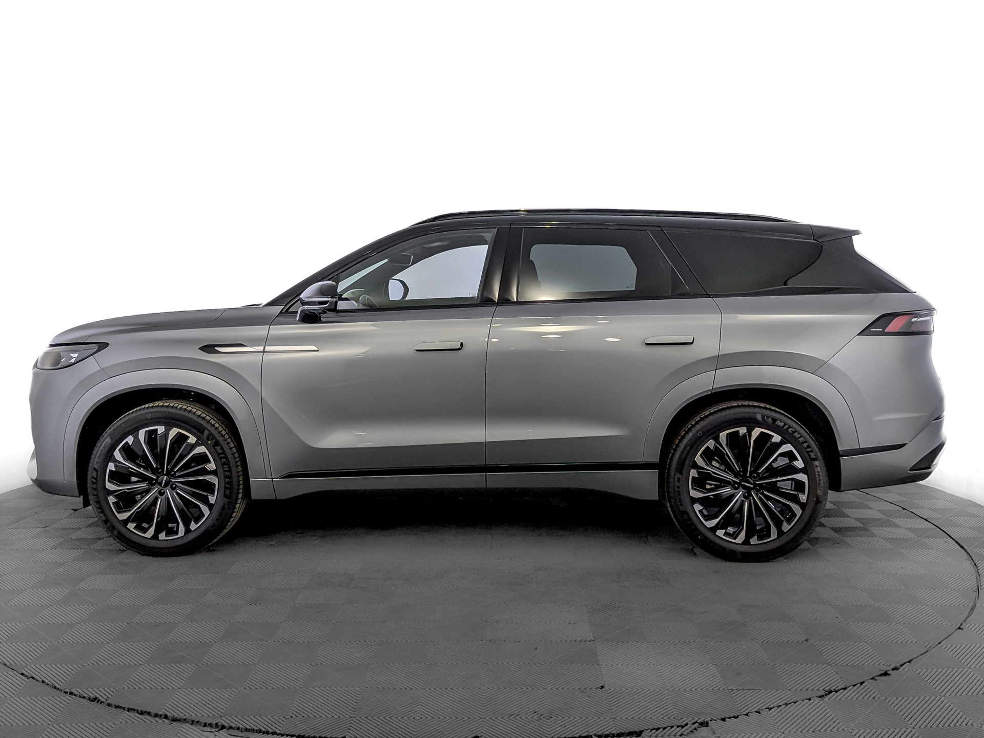 Фото JAECOO J8 Престиж 2.0T/249 7RT 4WD