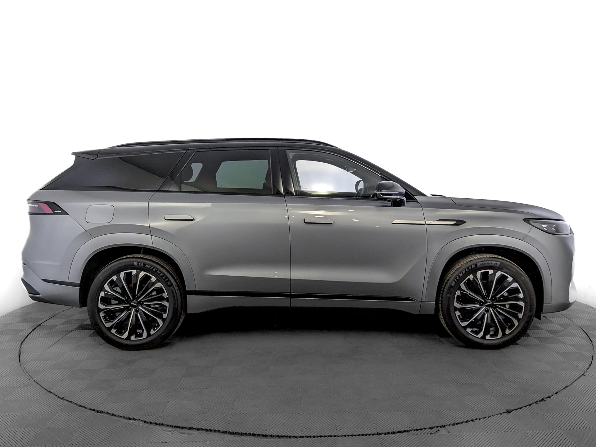 Фото JAECOO J8 Престиж 2.0T/249 7RT 4WD