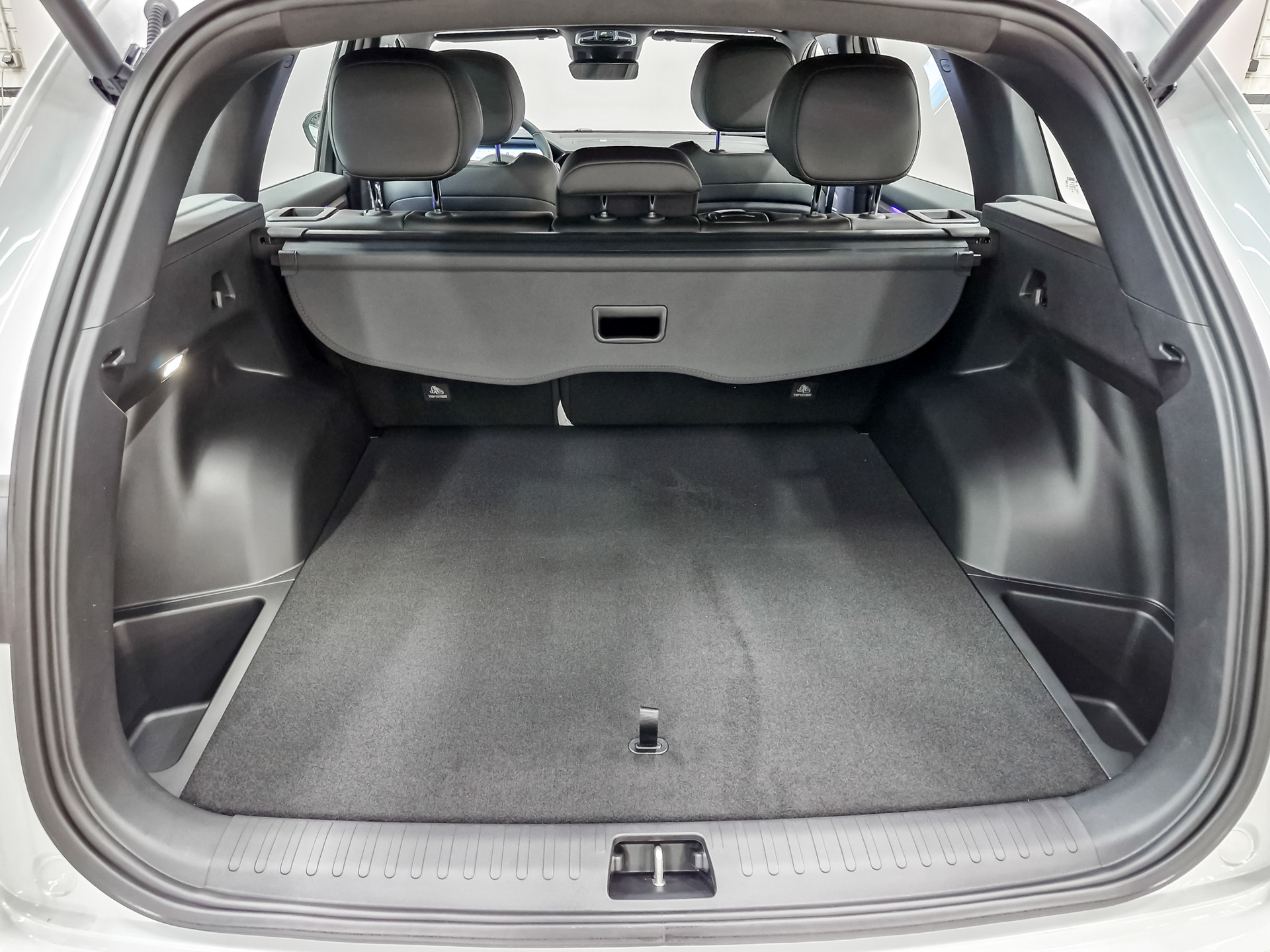 Фото Geely Monjaro Luxury SE 2.0T/238 8AT 4WD