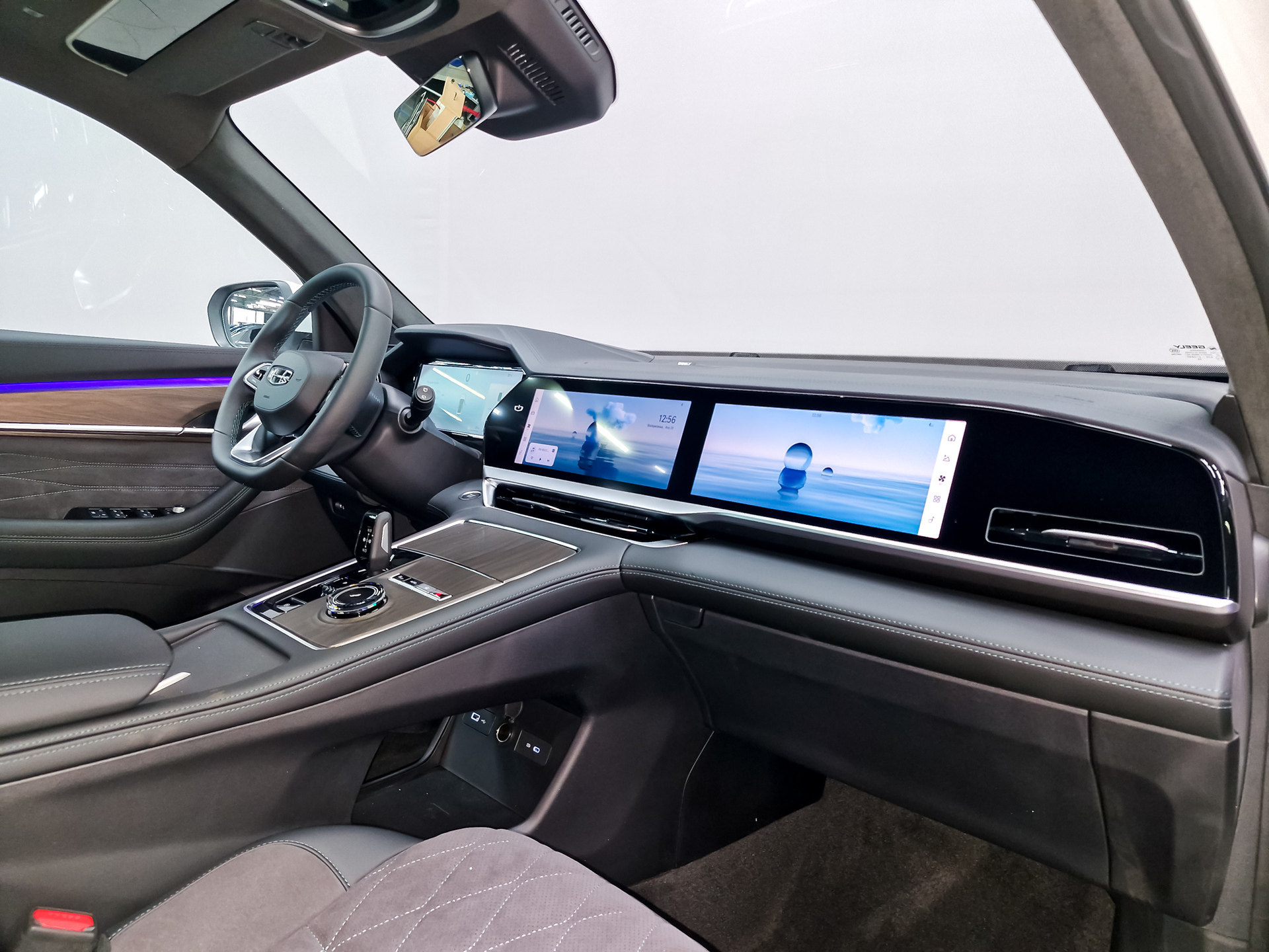 Фото Geely Monjaro Luxury SE 2.0T/238 8AT 4WD