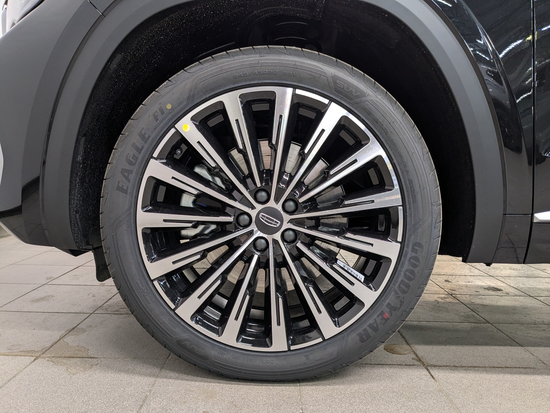 Фото Monjaro Flagship SE 2.0T/238 8AT 4WD